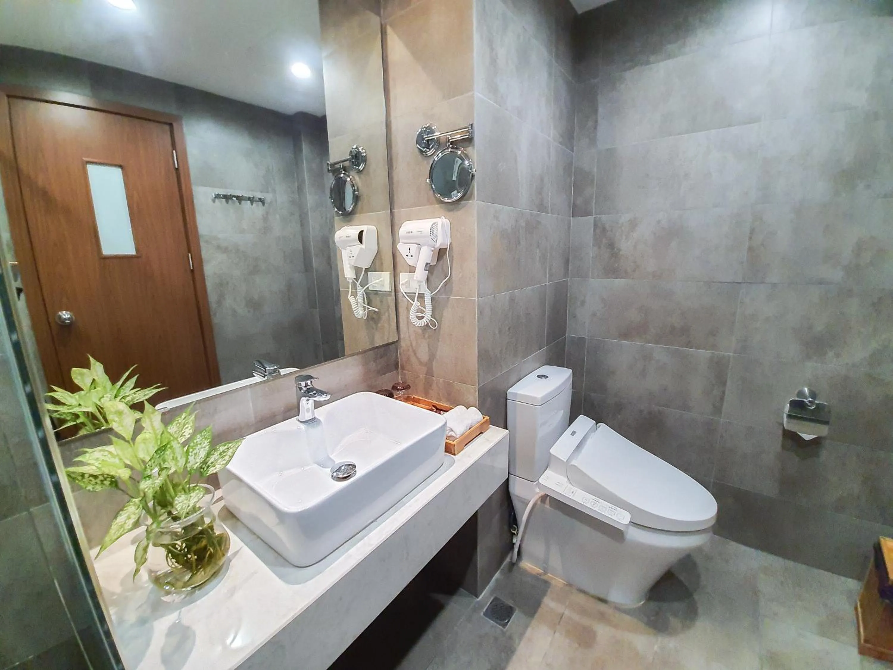 Toilet in REIWA INN APARTMENT