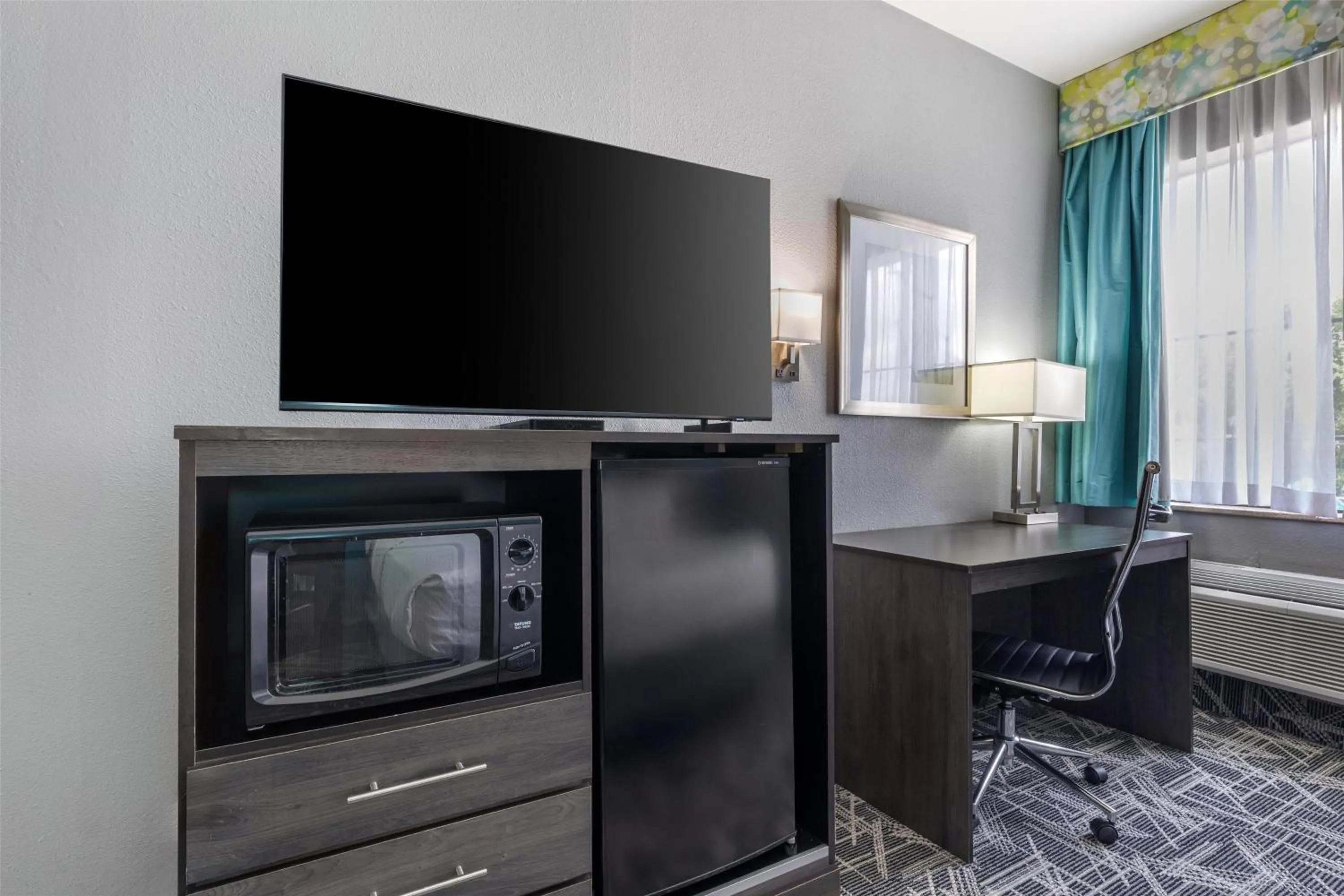 Bedroom in Best Western Executive Inn