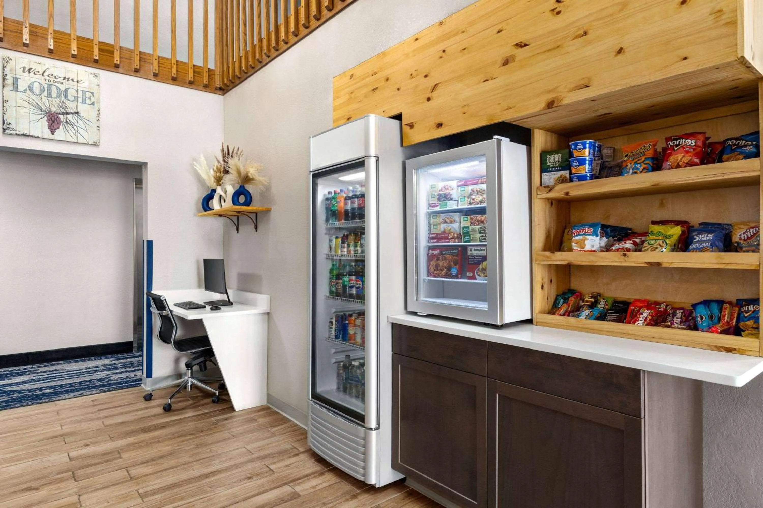 Lobby or reception in AmericInn by Wyndham Williamsburg