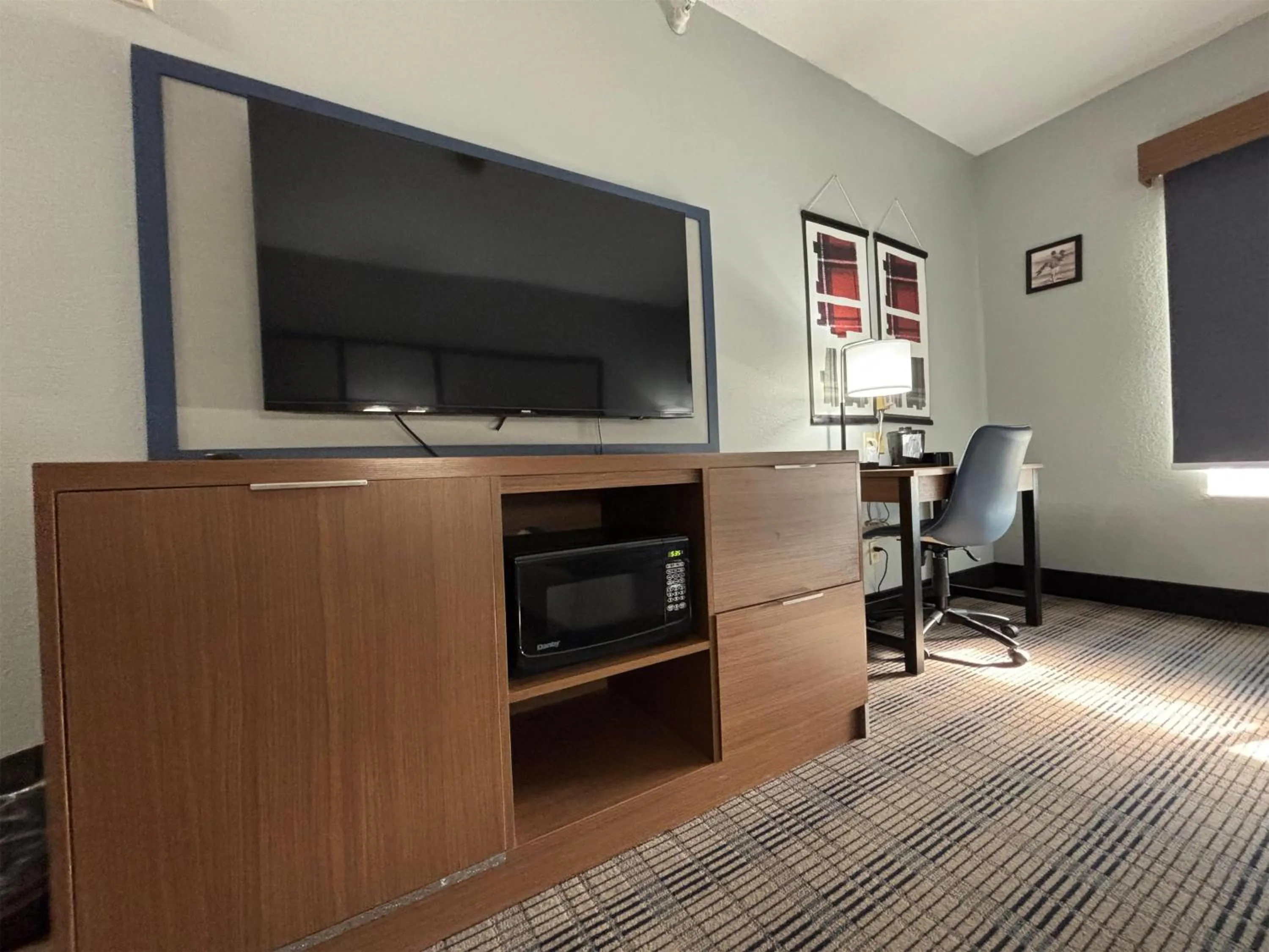 Photo of the whole room in AmericInn by Wyndham, Galesburg, IL