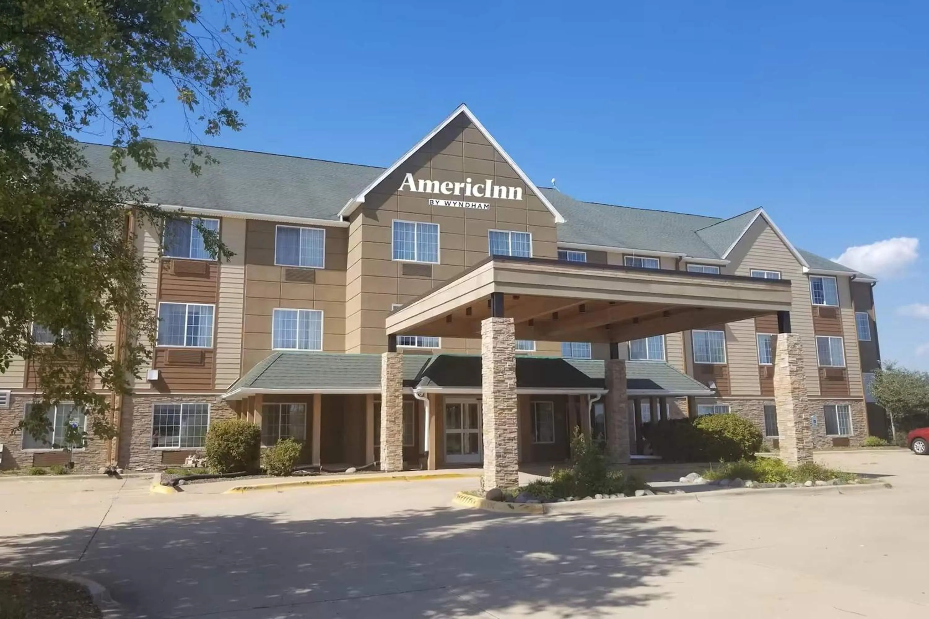 Property building in AmericInn by Wyndham, Galesburg, IL