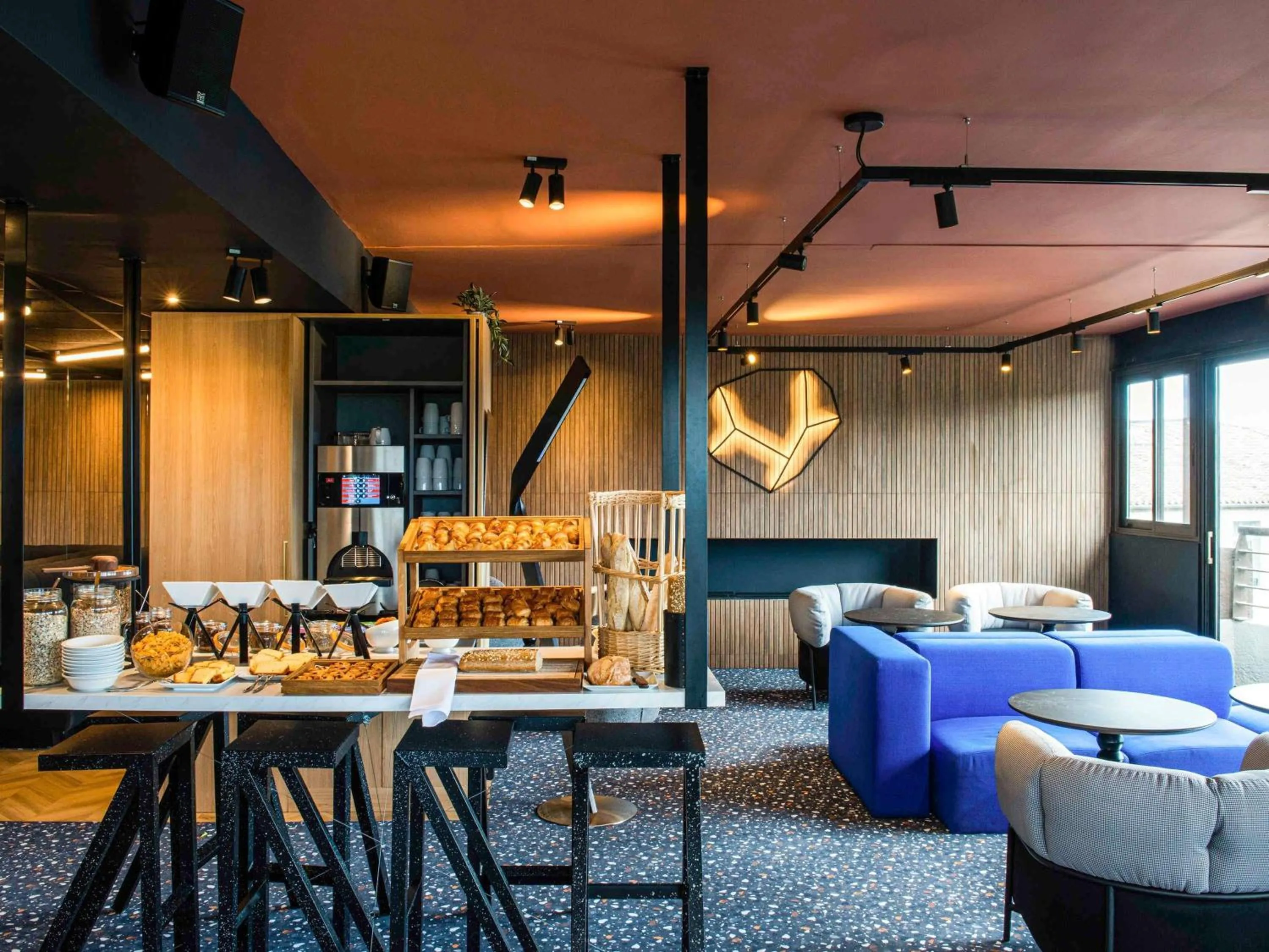 Breakfast in Tribe Carcassonne