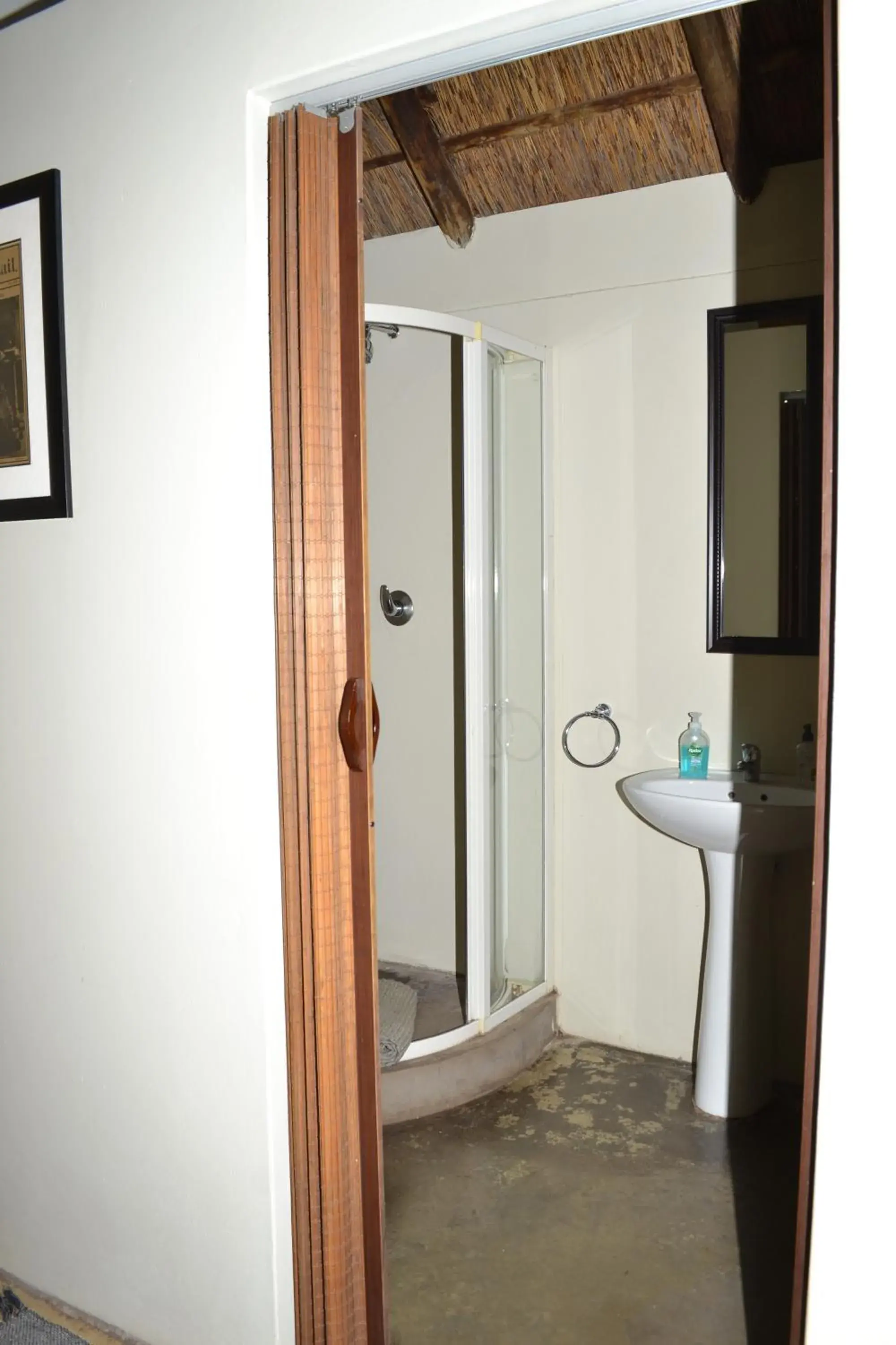 Double or Twin Room with Bathroom - single occupancy in Thorn Tree Bloemfontein Double or Twin Room with Bathroom - single occupancy in Thorn Tree Bloemfontein