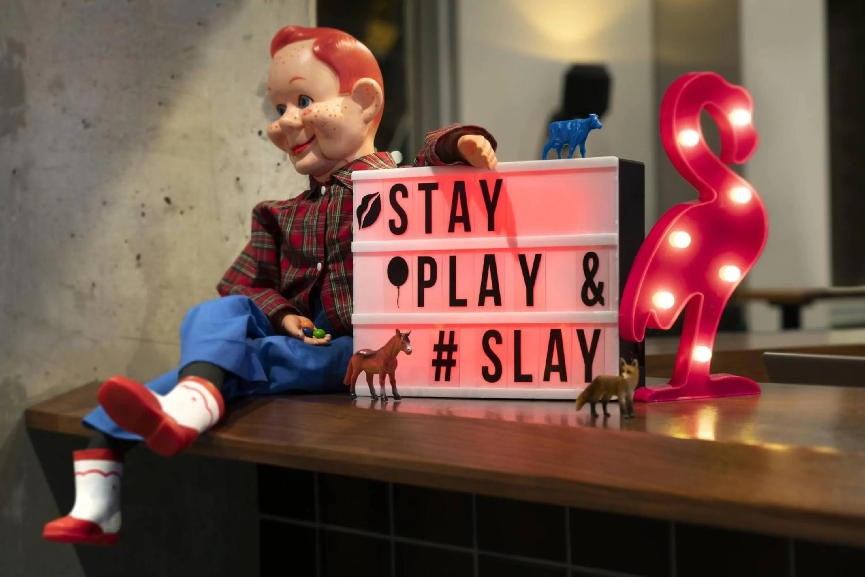 Lounge or bar in Moxy Nashville Vanderbilt Area