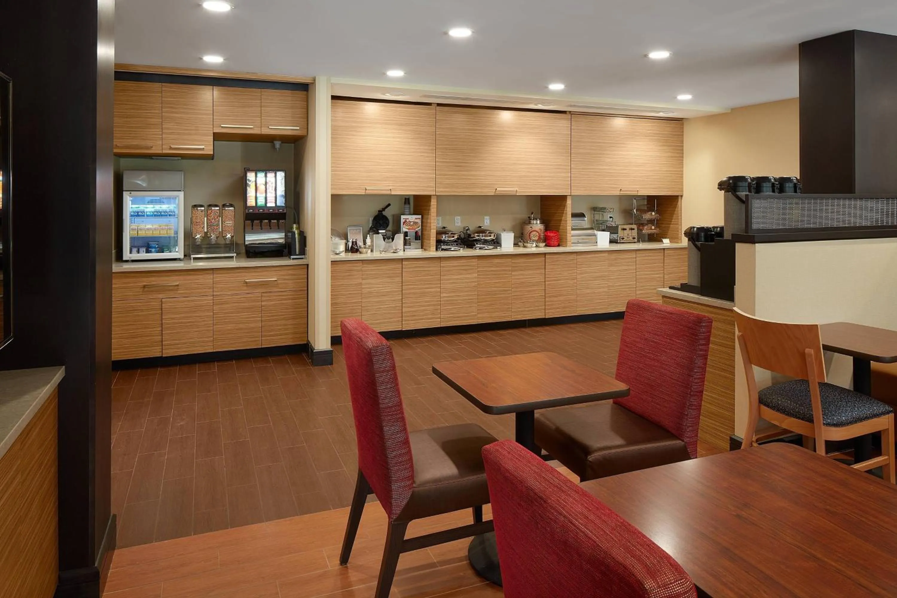 Restaurant/places to eat in TownePlace Suites by Marriott Danville