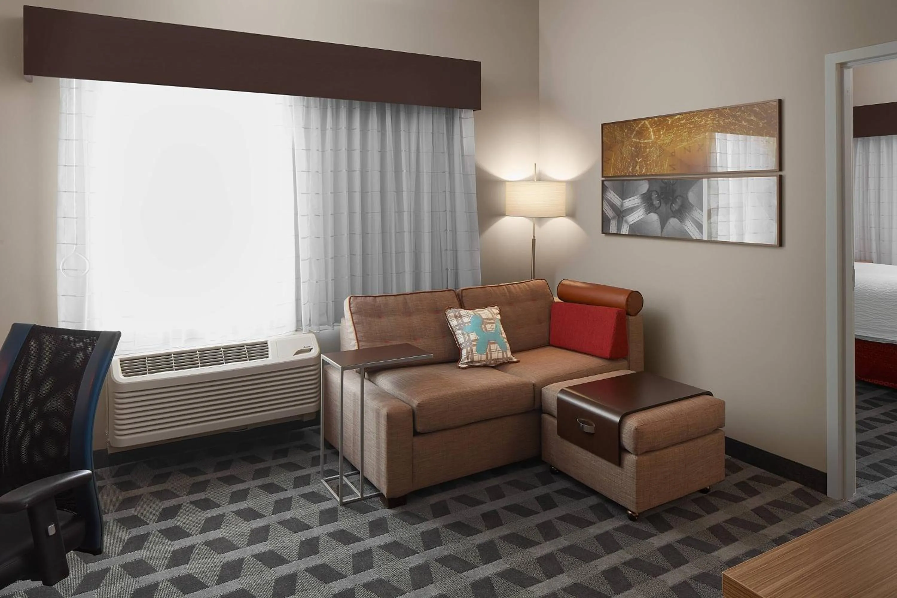 Living room, Bed in TownePlace Suites by Marriott Danville