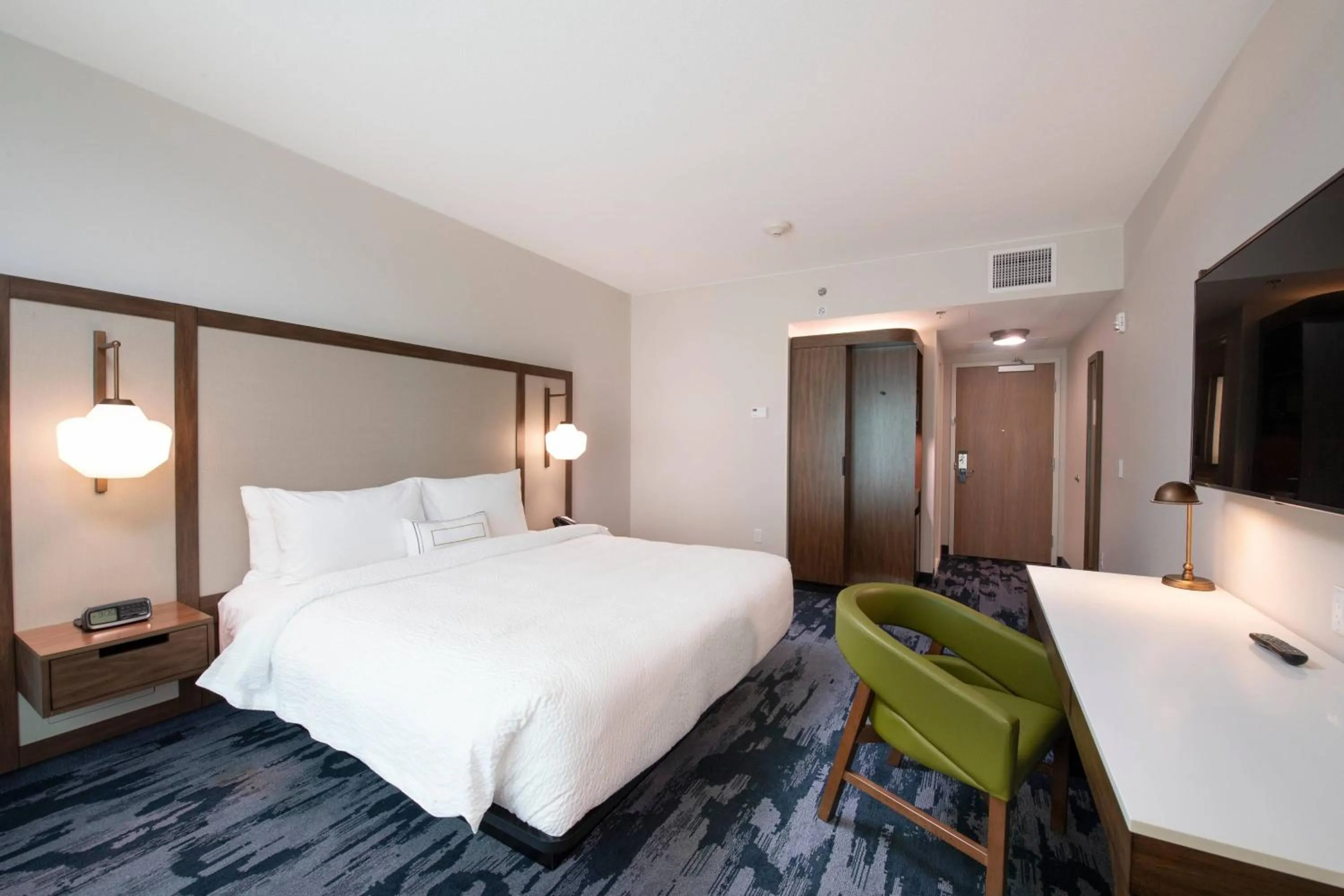 Photo of the whole room, Bed in Fairfield by Marriott Edmonton International Airport