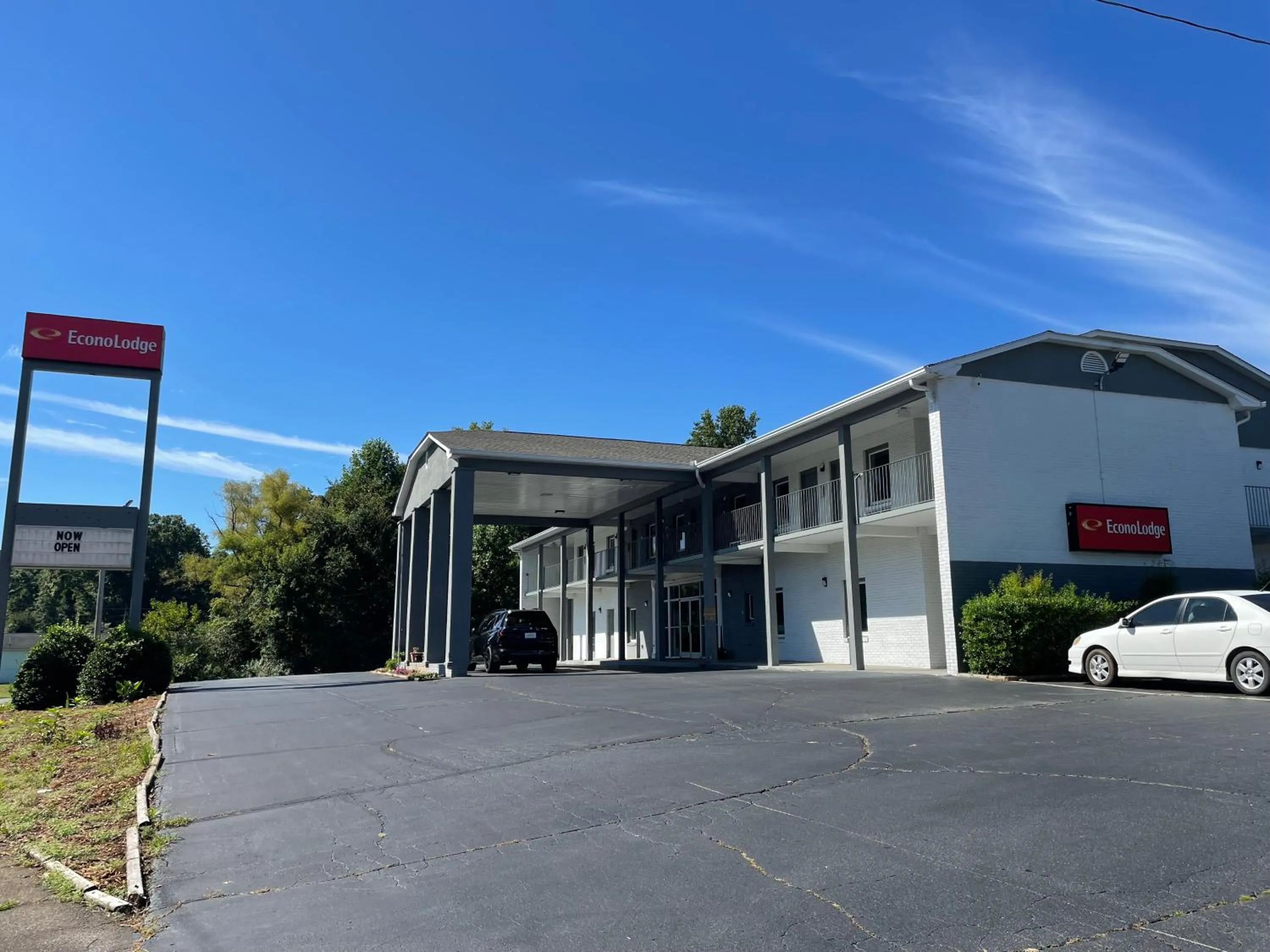 Property building in Econo Lodge Forest City