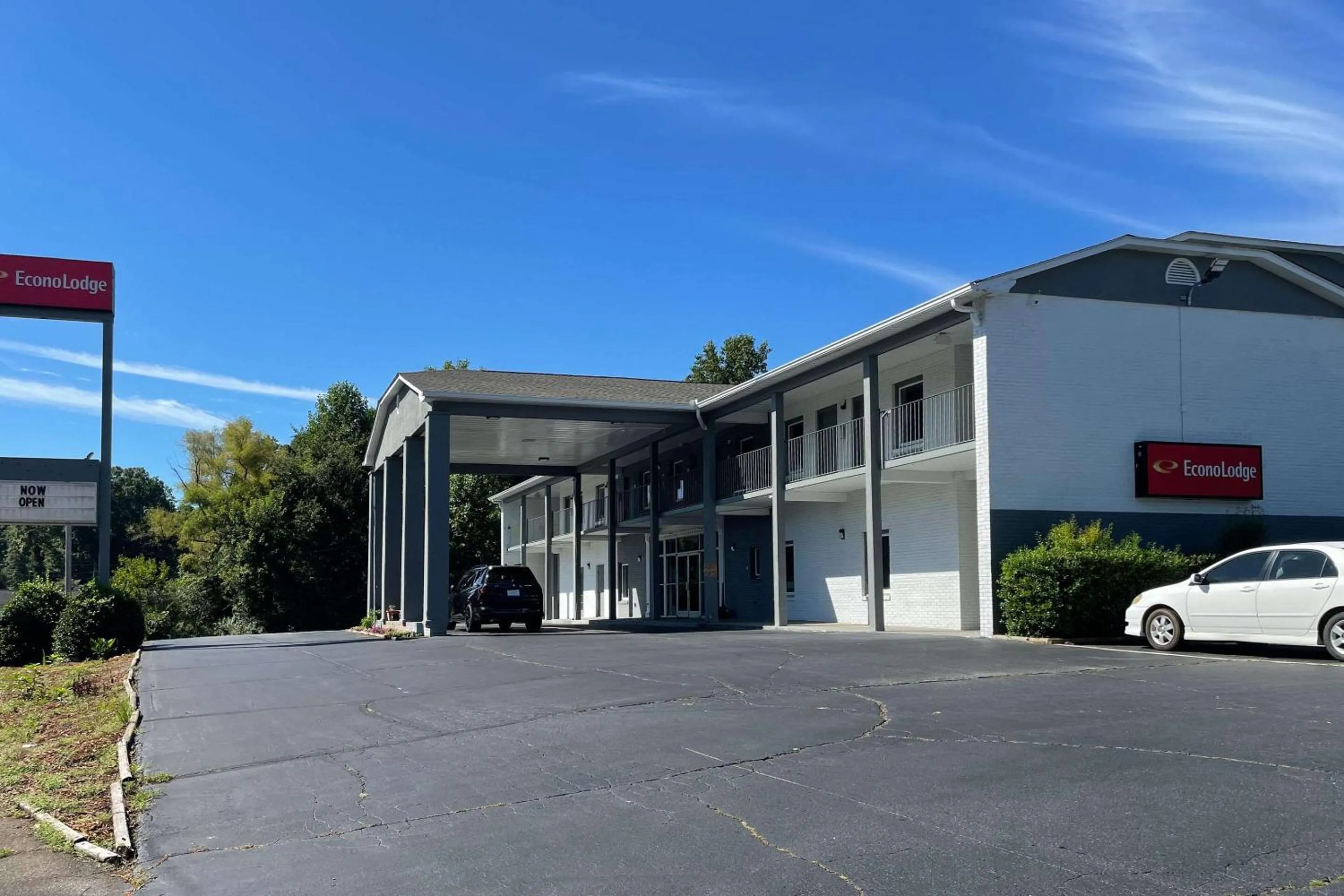 Property building in Econo Lodge Forest City