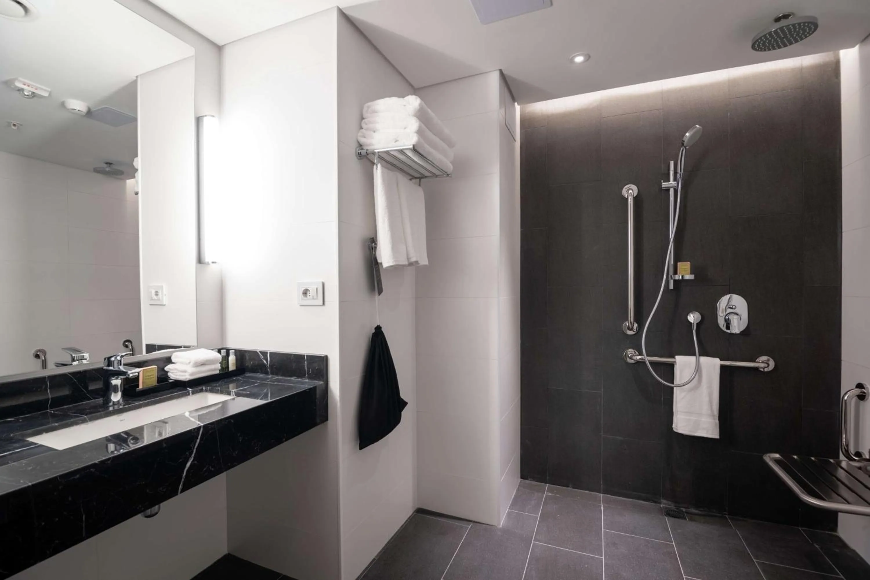 Bathroom in Soro Montevideo, Curio Collection By Hilton