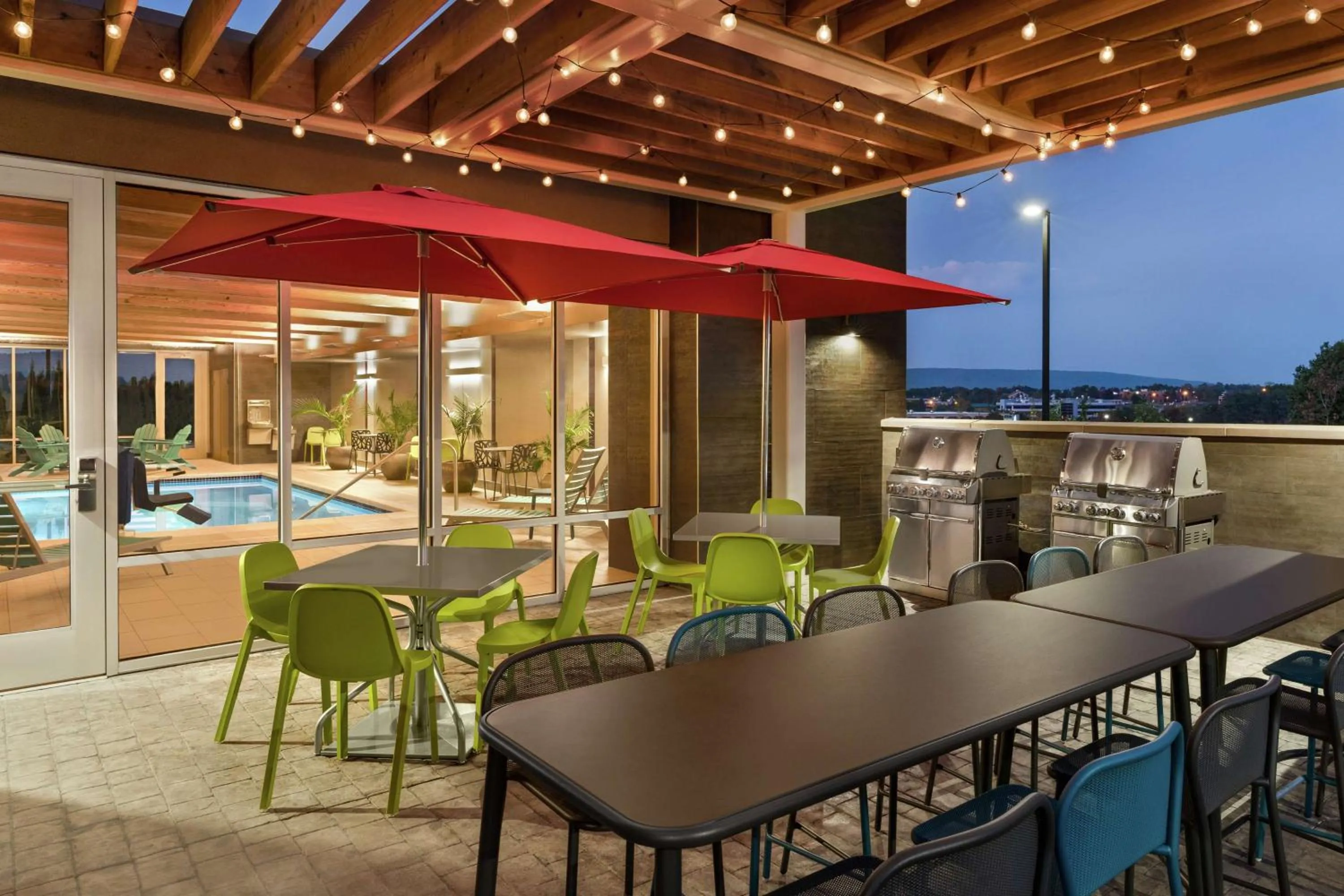 Property building in Home2 Suites By Hilton Harrisburg Hershey