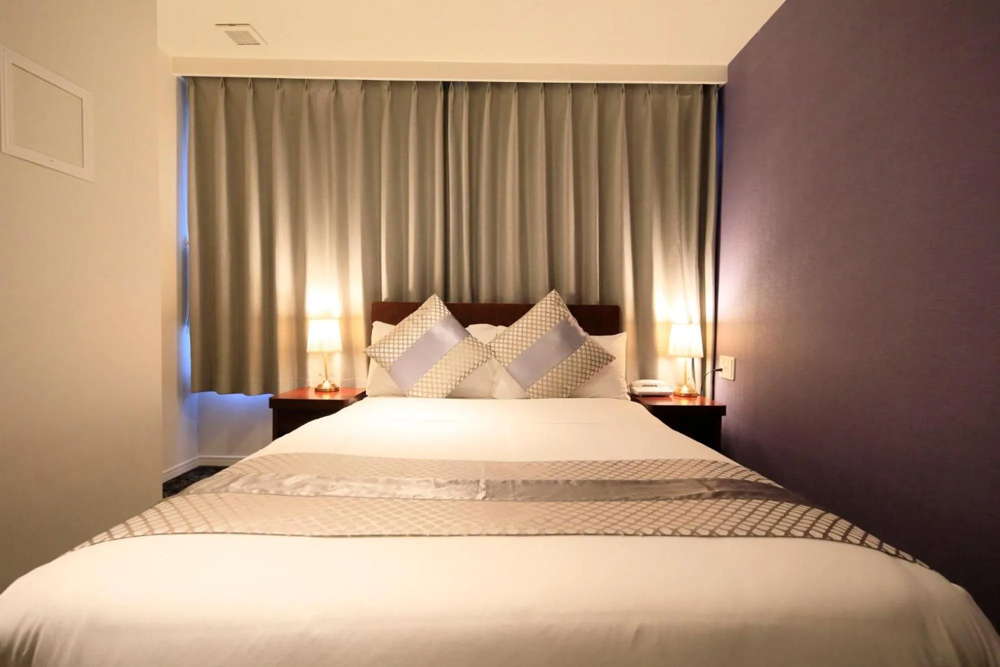 Bed in Hotel Tokyo Trip Ueno Nishi Nippori