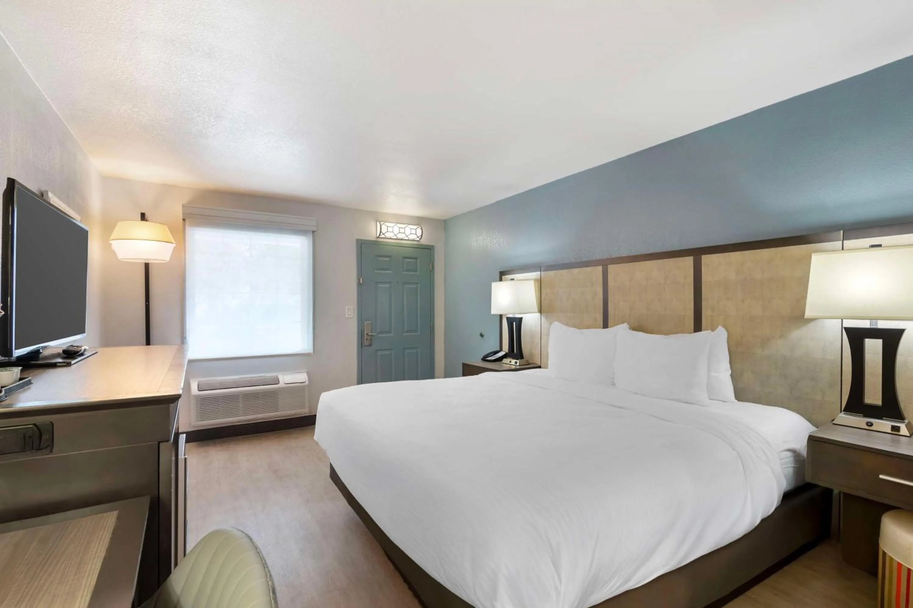 Bedroom, Bed in Best Western Plus St. Simons