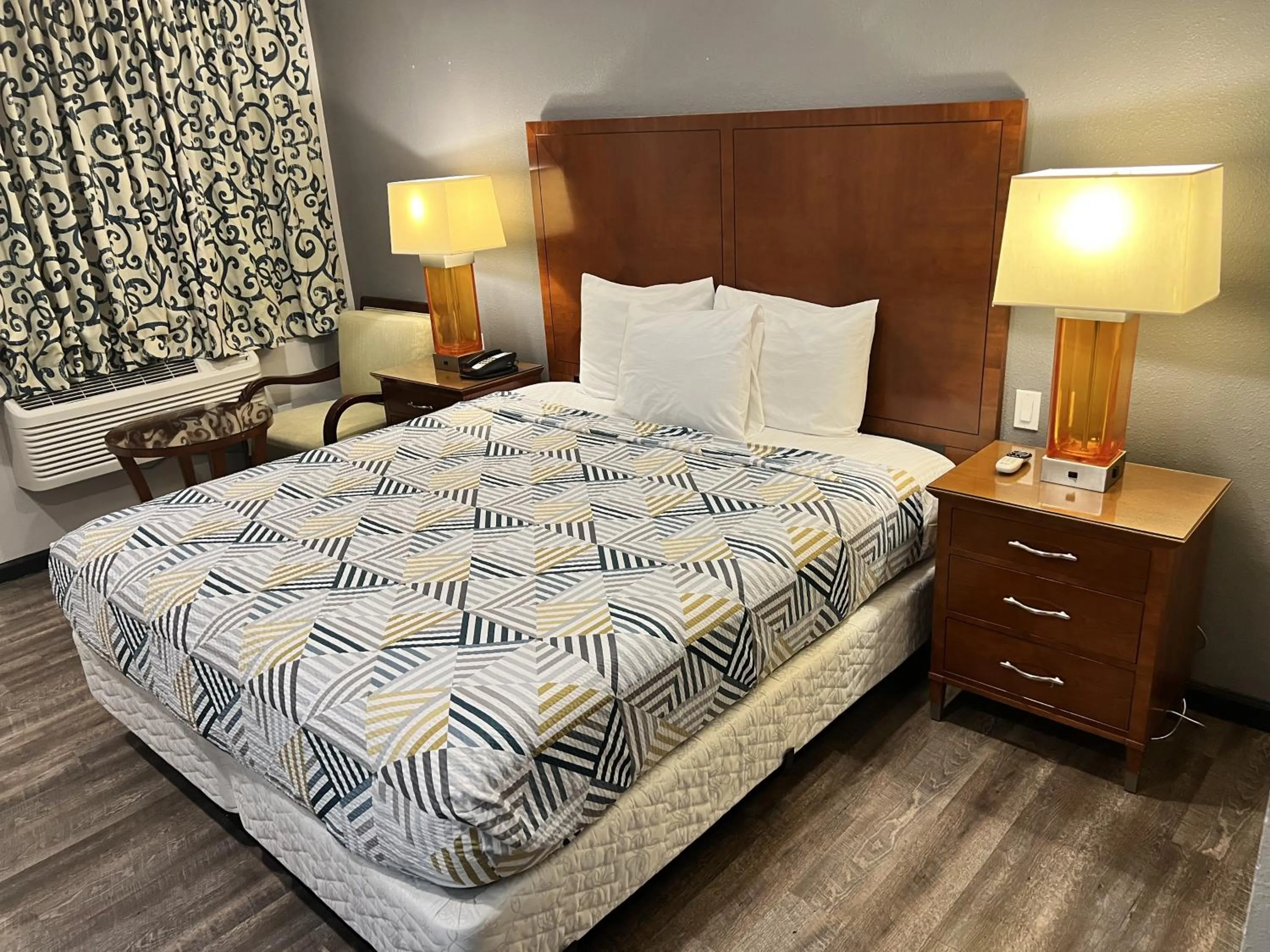 Bed in Motel 6 Ridgecrest, CA China Lake