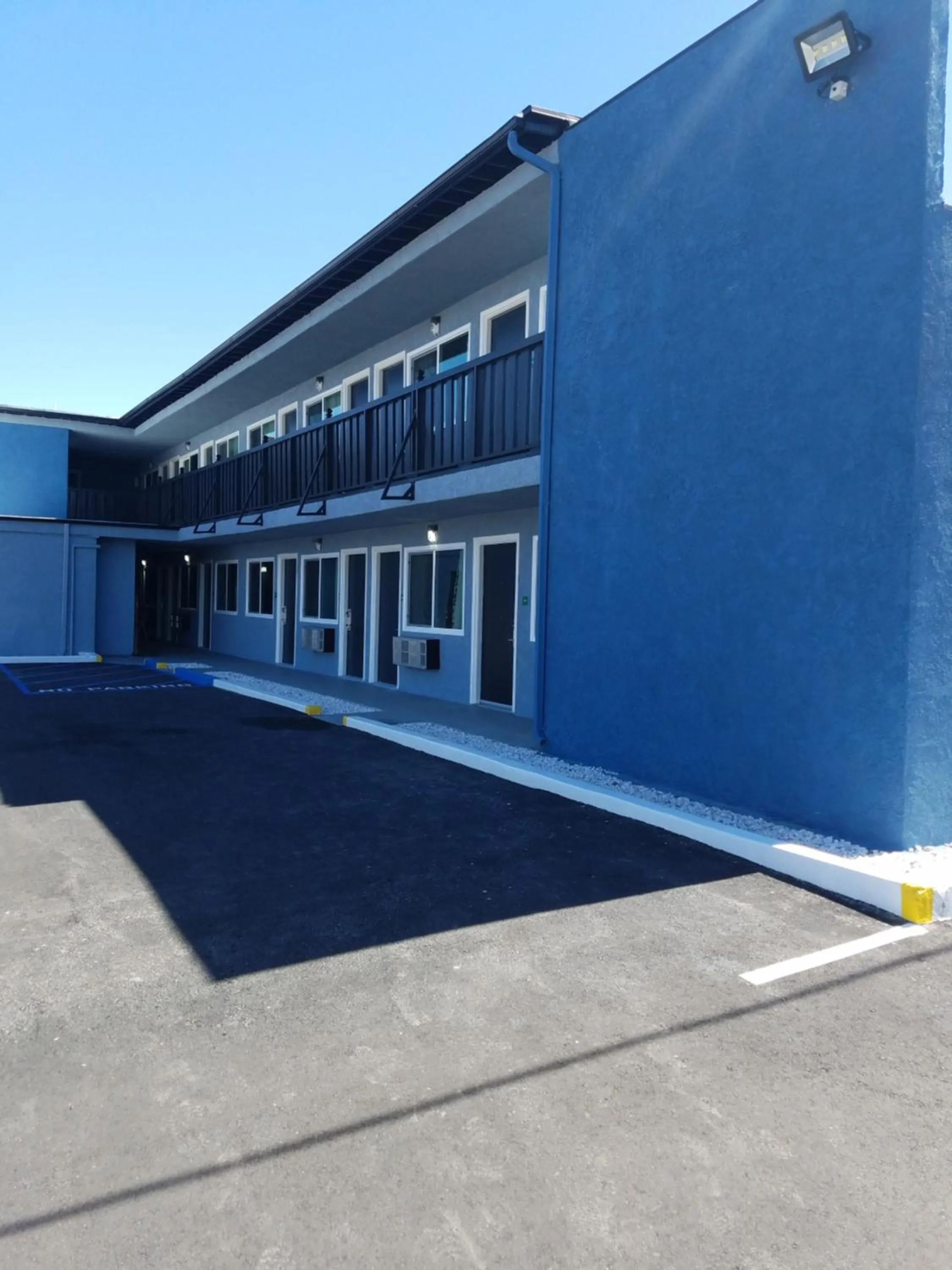 Property building in Motel 6 Ridgecrest, CA China Lake