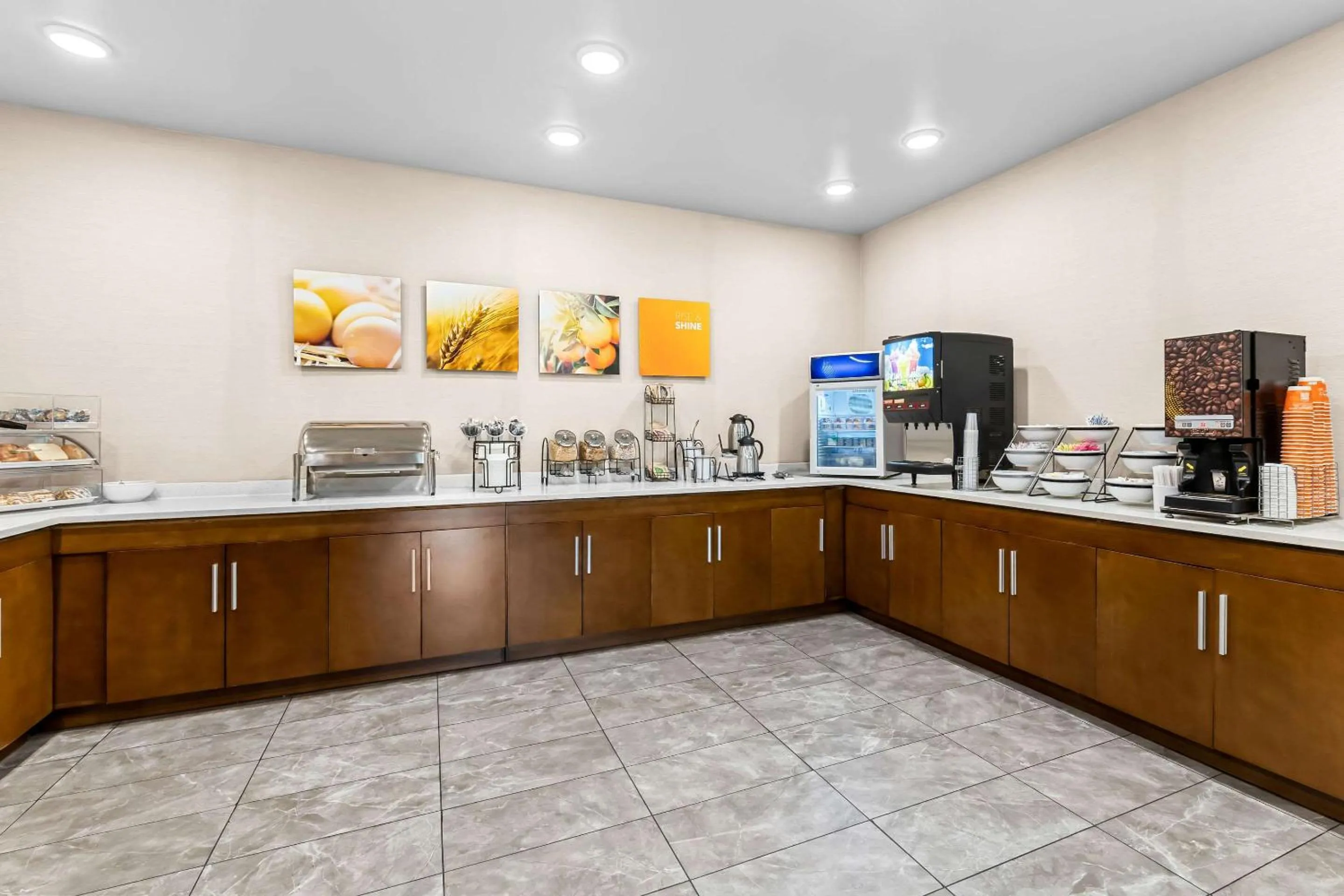 Breakfast in Comfort Suites Columbia I-65