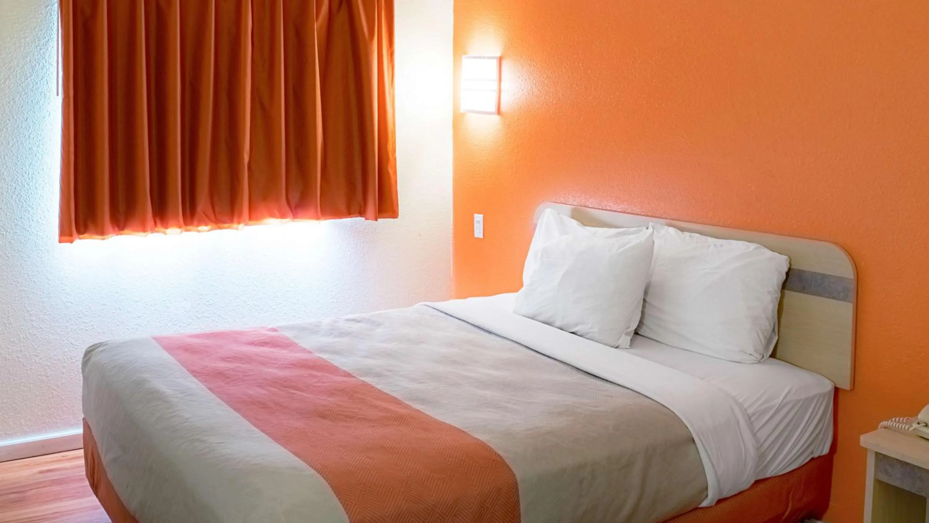 Photo of the whole room, Bed in Motel 6-Seymour, IN - North