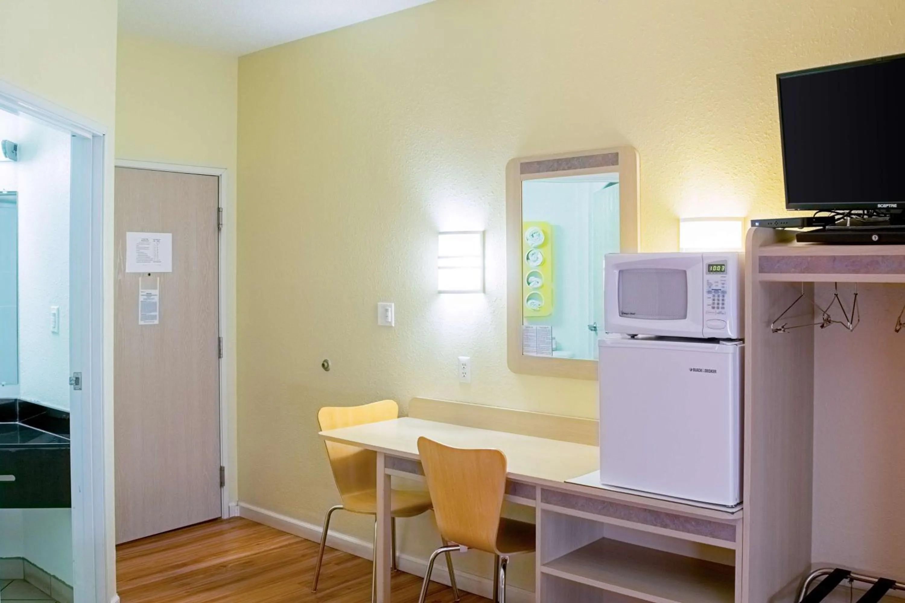 Photo of the whole room in Motel 6-Seymour, IN - North