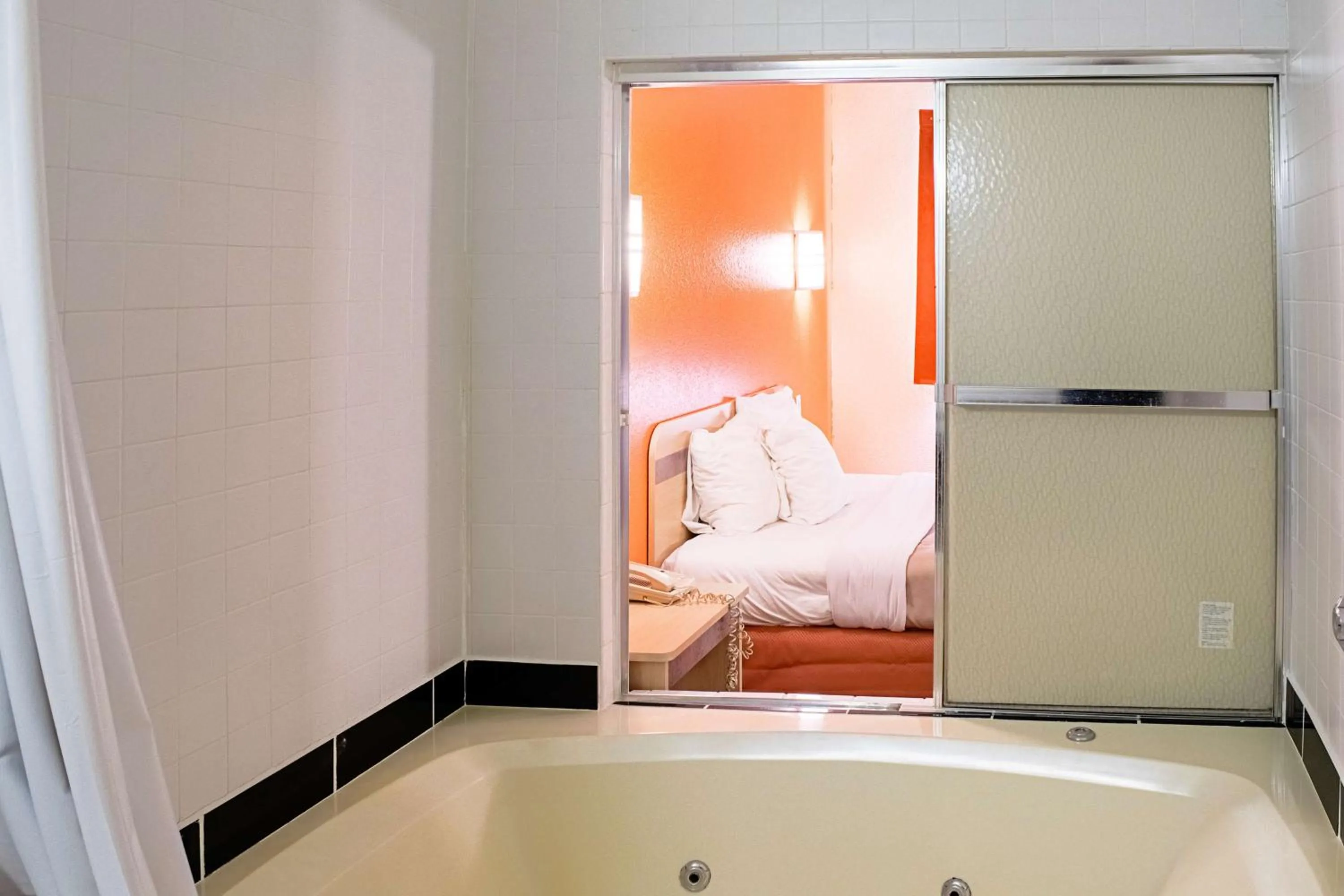 Photo of the whole room, Bed in Motel 6-Seymour, IN - North