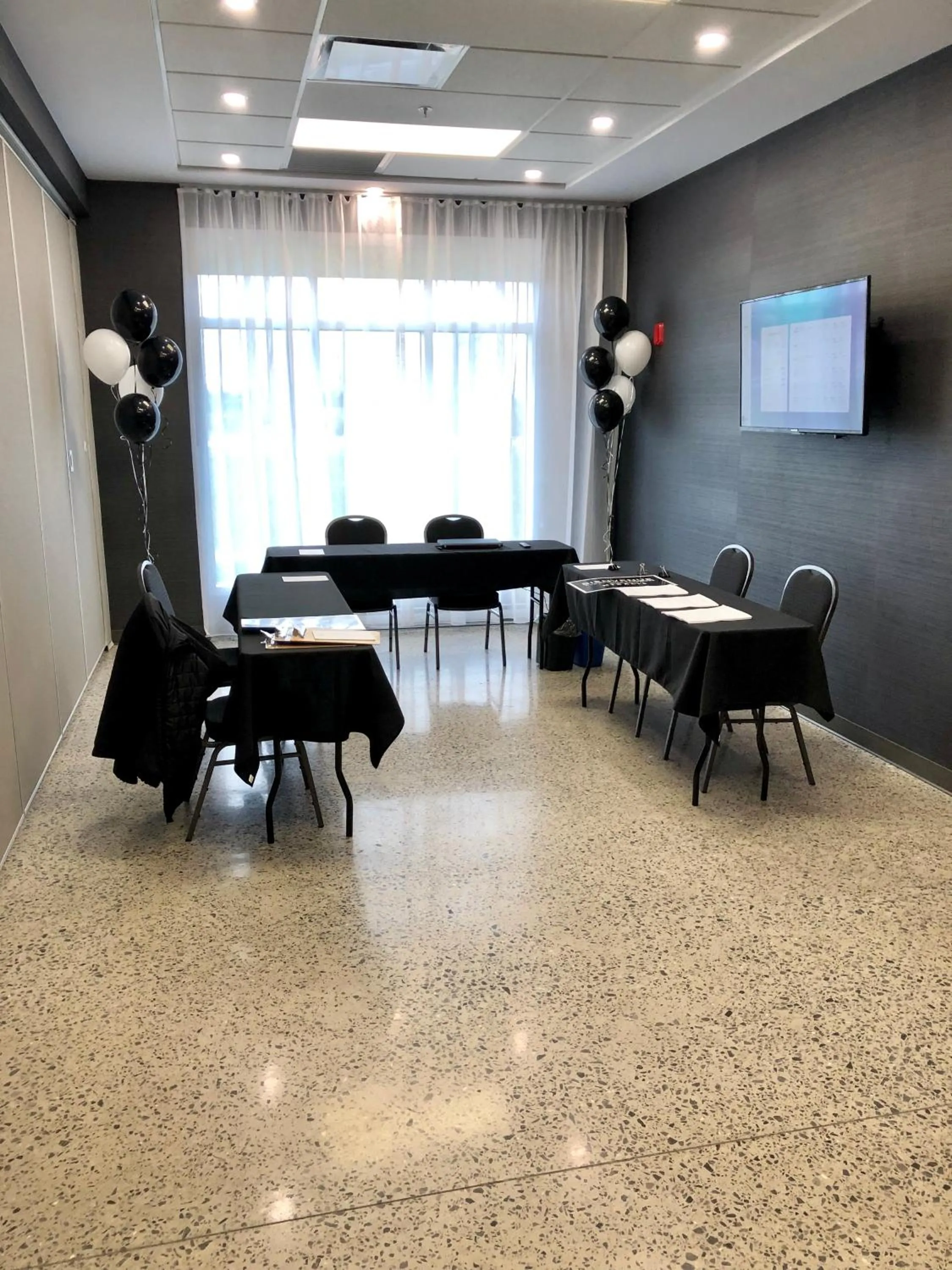 TV and multimedia in Quality Inn & Suites