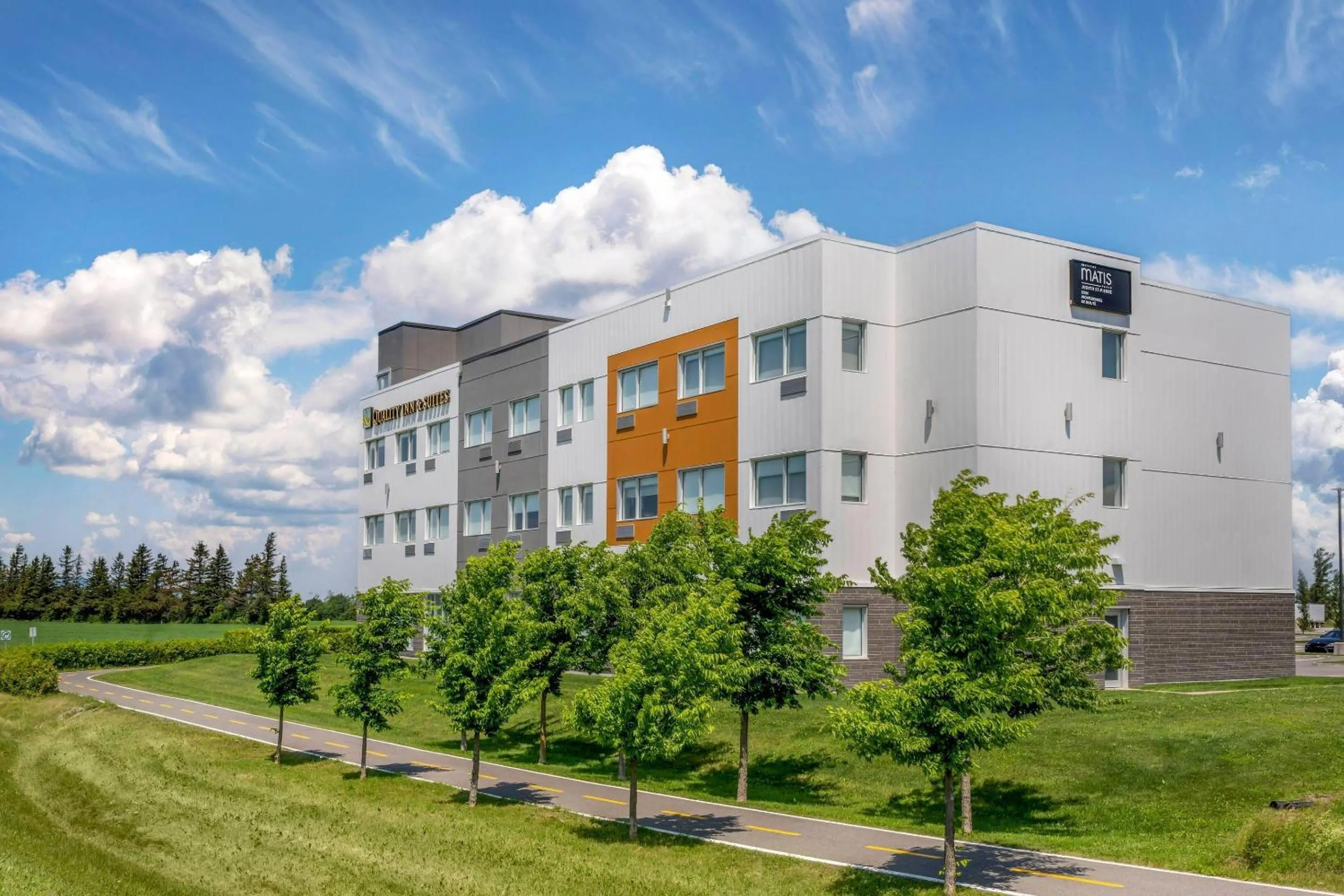 Property building in Quality Inn & Suites