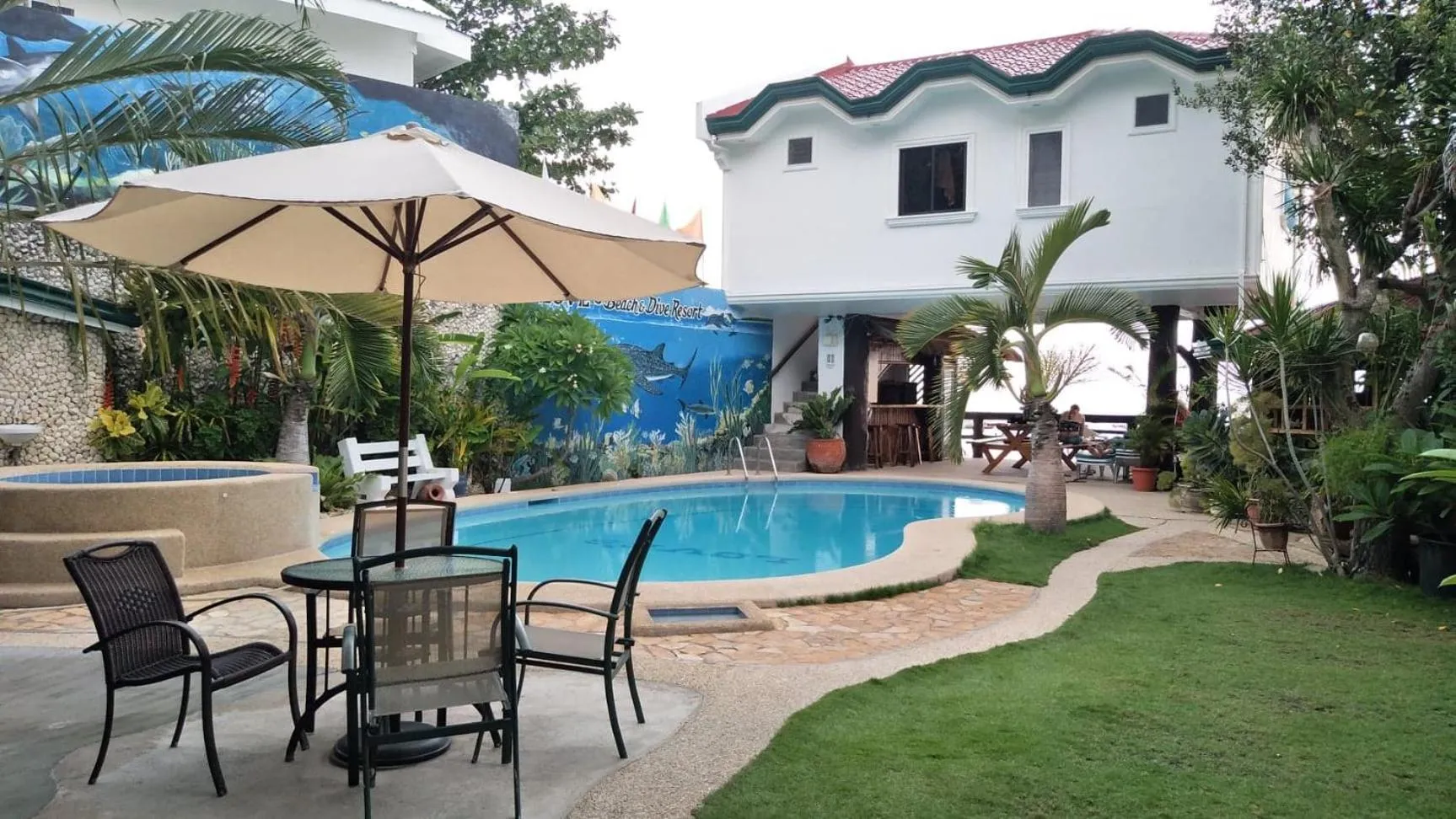 Love's Beach & Dive Resort