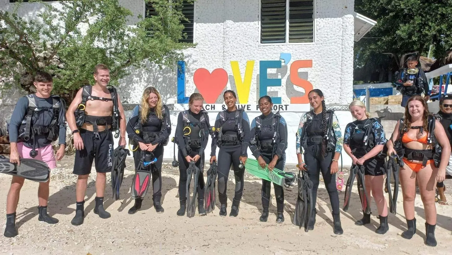 Love's Beach & Dive Resort