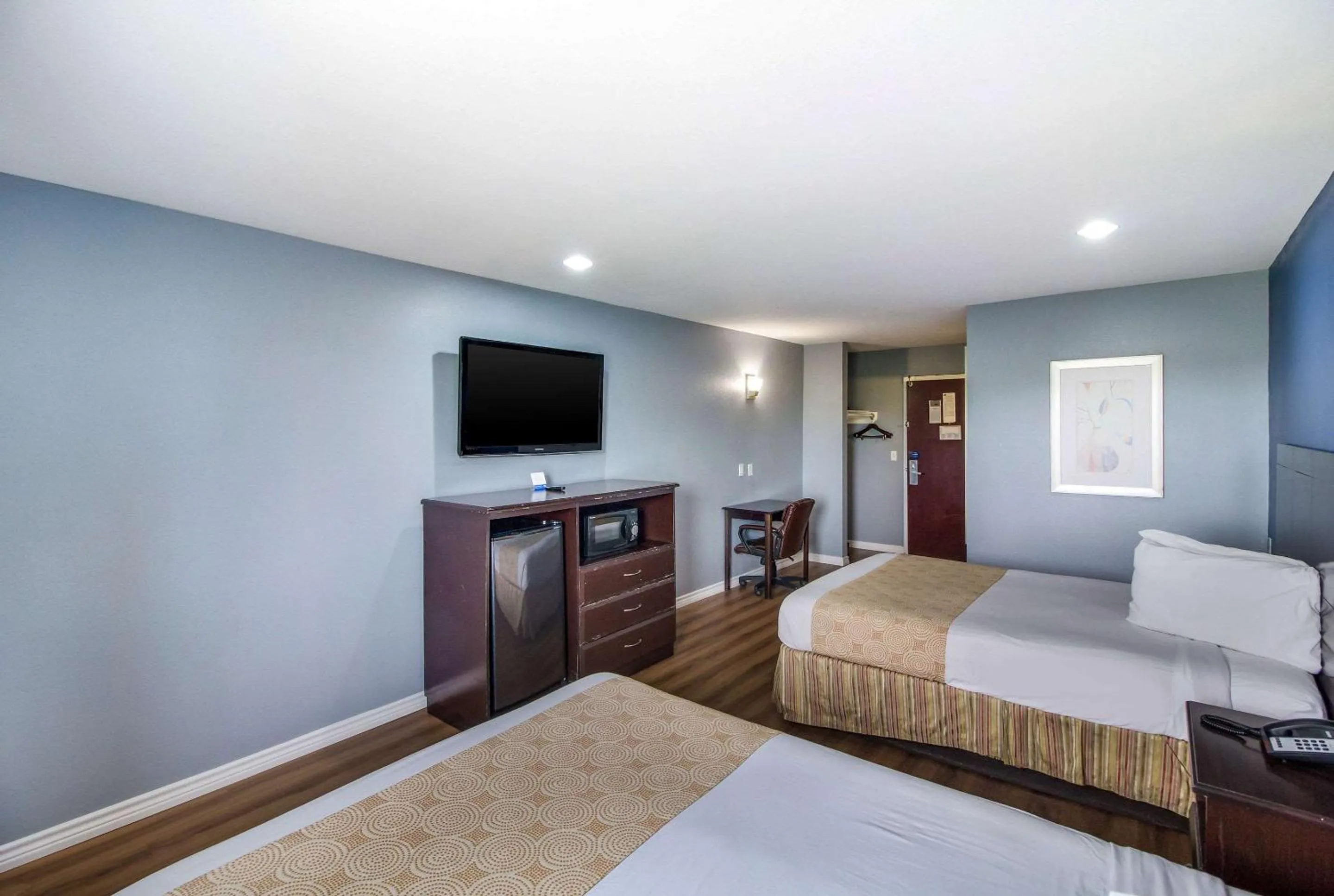 Bedroom, Bed in Rodeway Inn & Suites Port Arthur - Groves