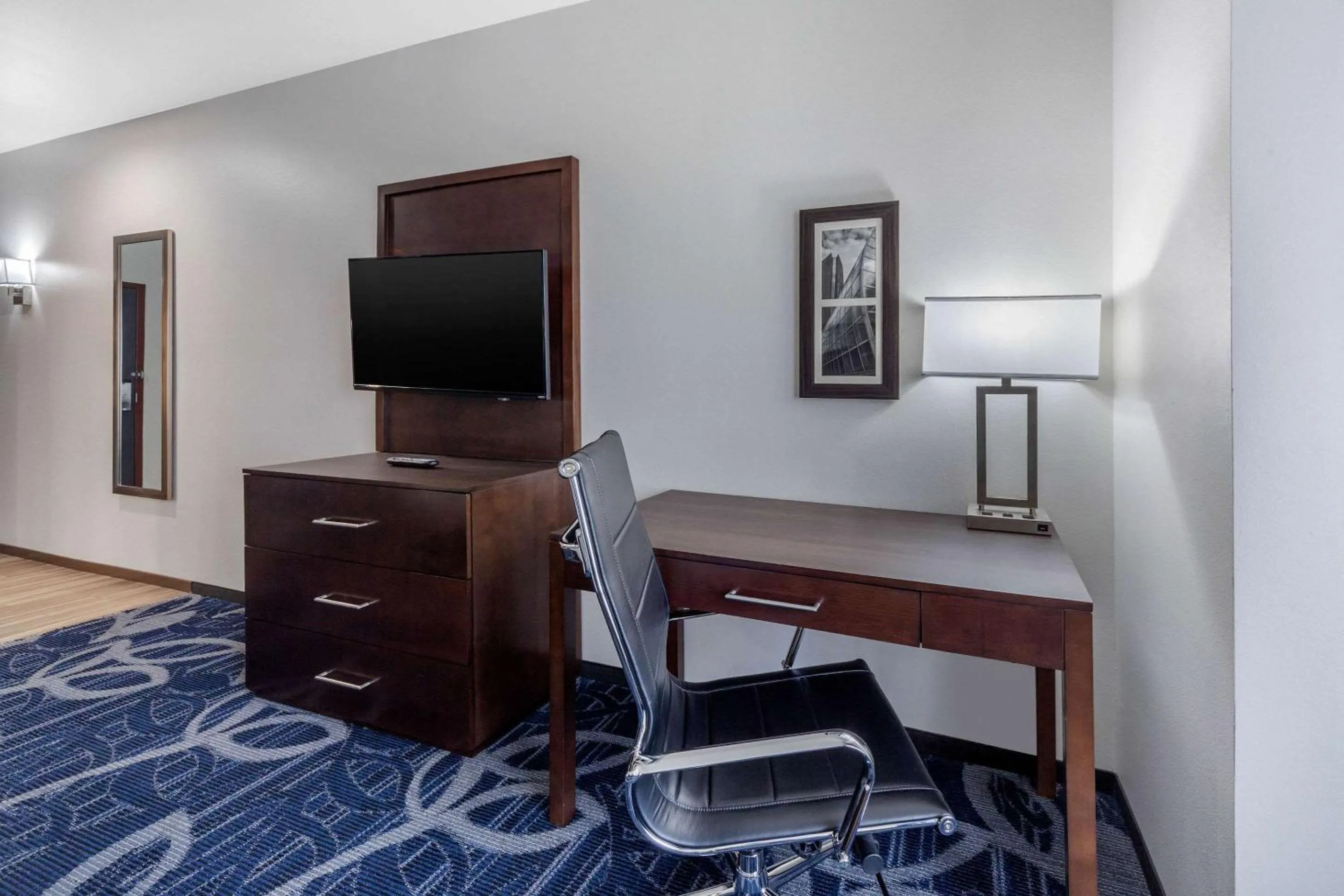 Photo of the whole room in Comfort Inn & Suites Oklahoma City South I-35