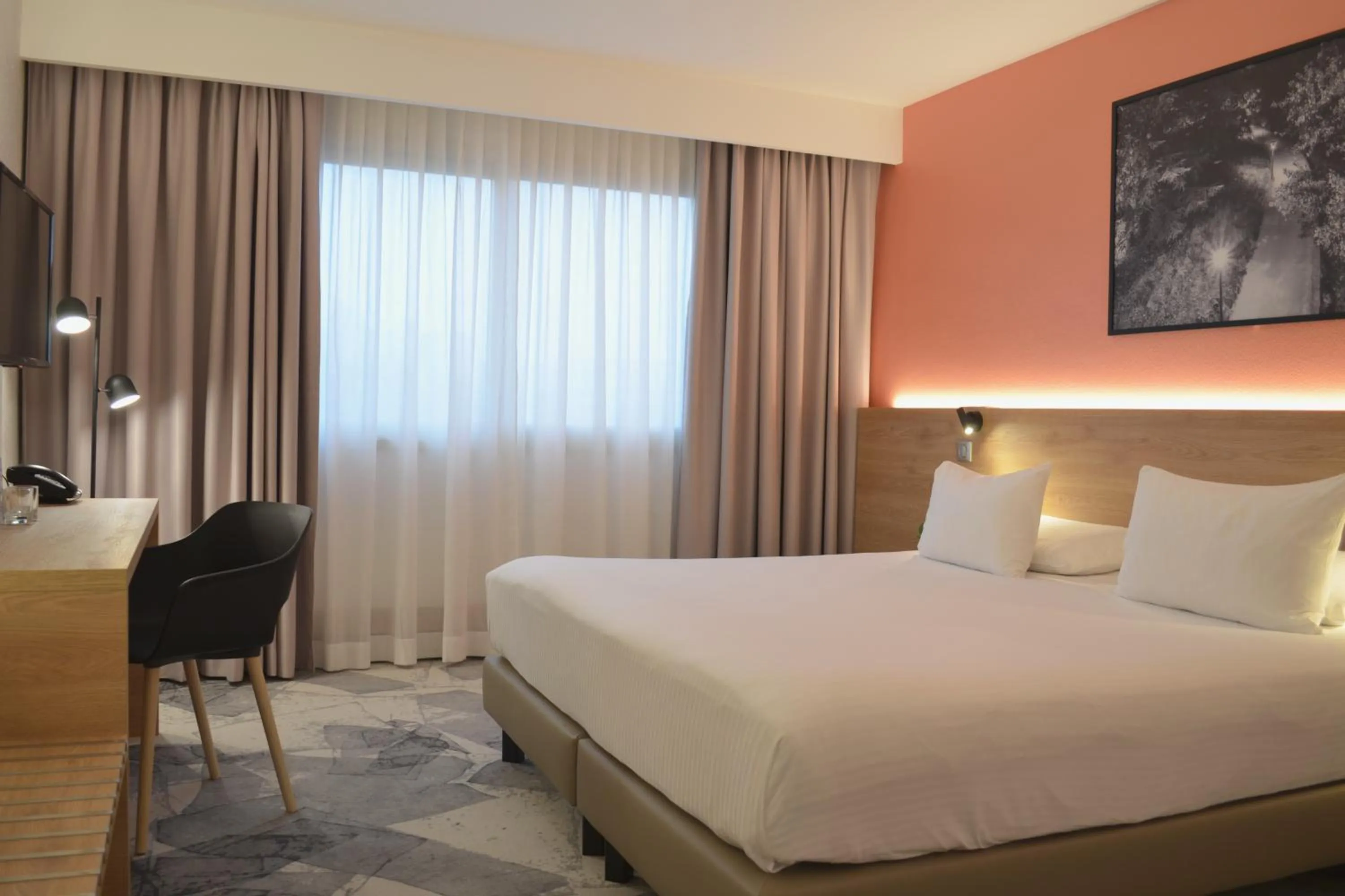 TV and multimedia, Bed in Hotel des Congrès