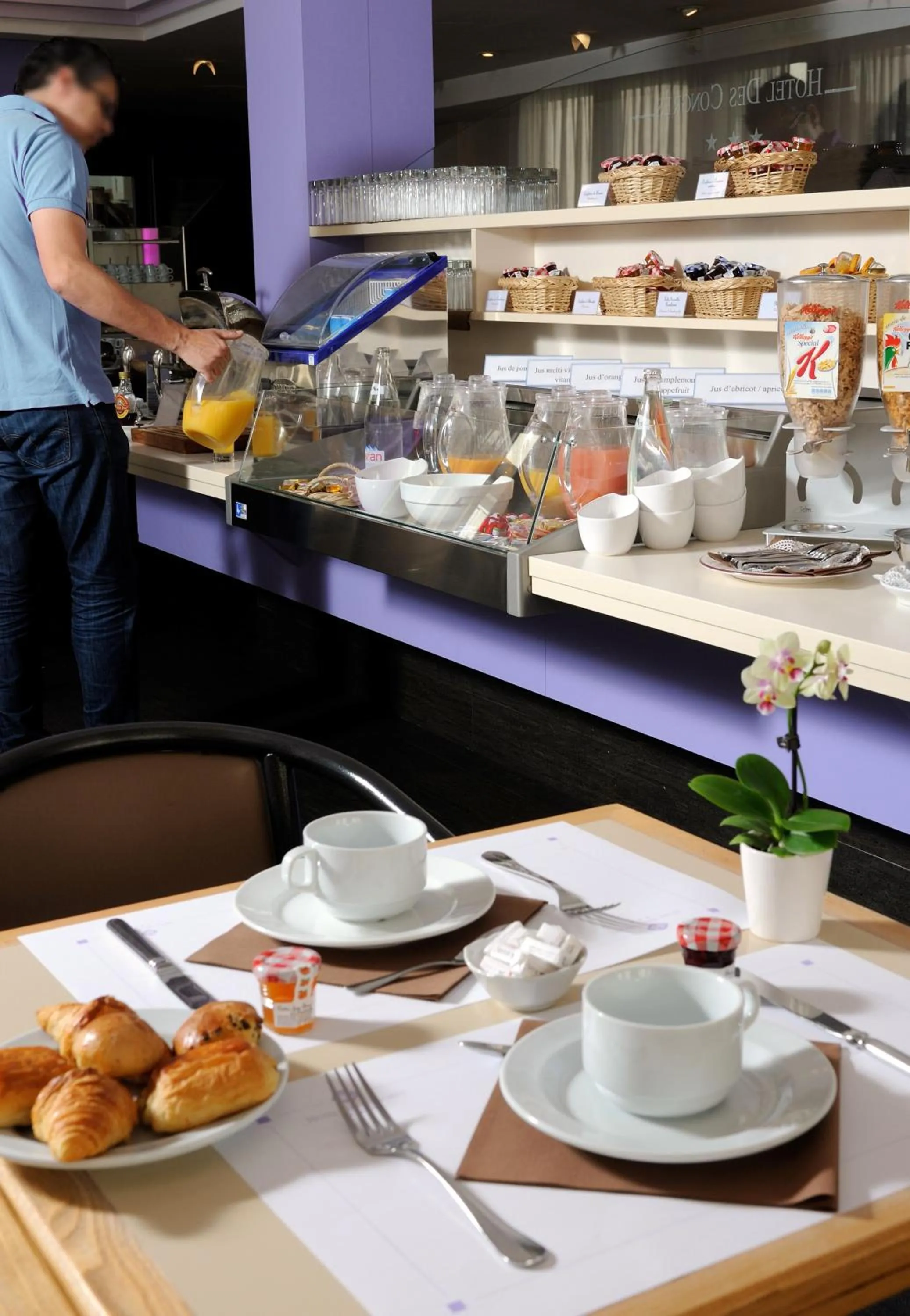 Food and drinks in Hotel des Congrès