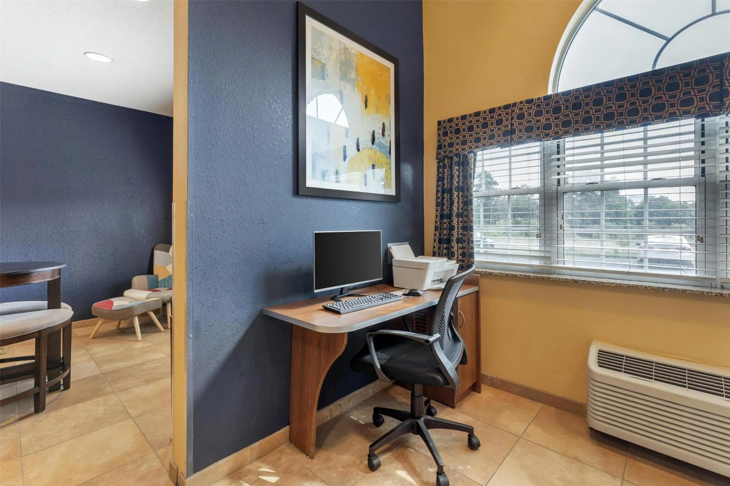 Business facilities in SureStay Plus Hotel by Best Western Keyser
