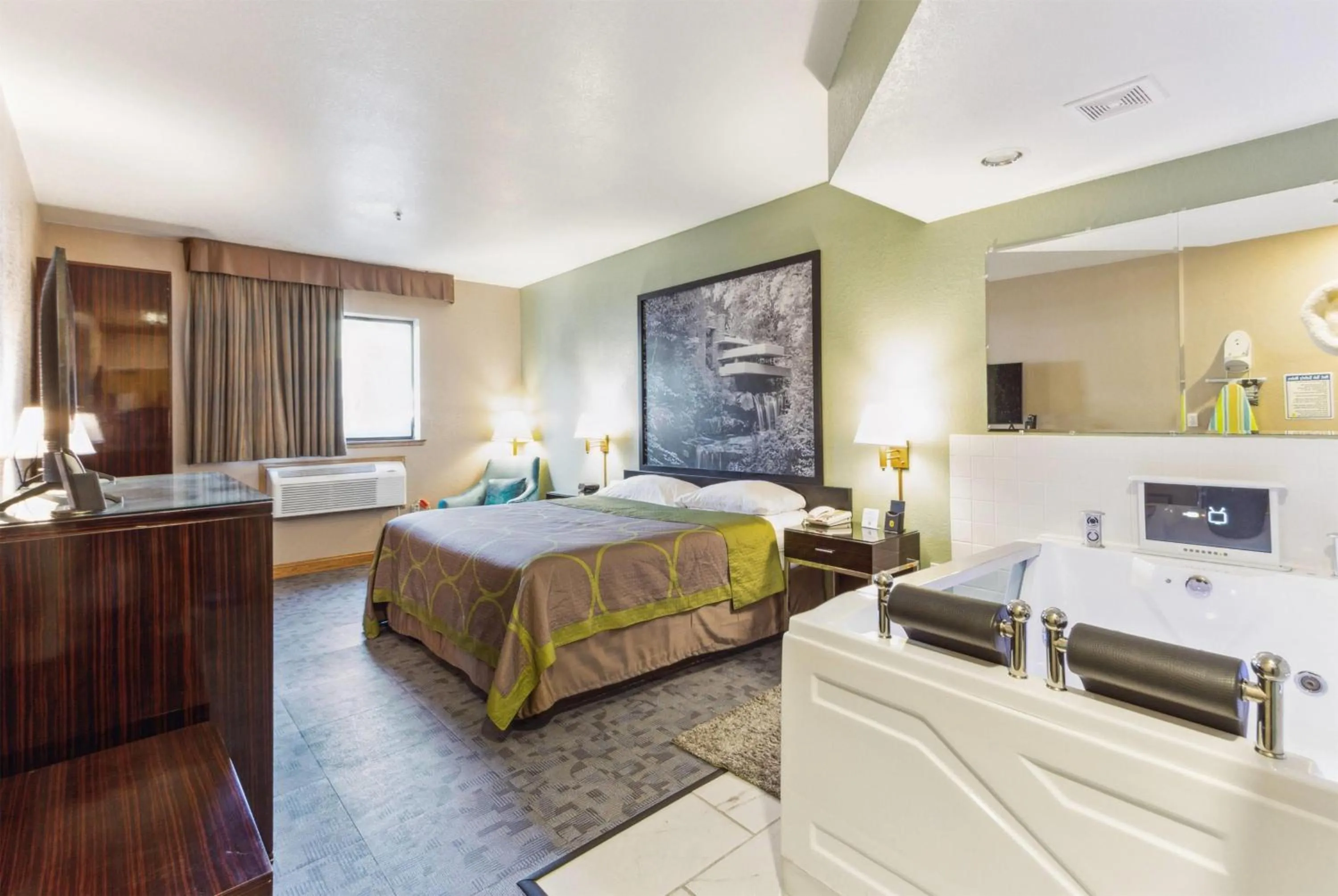 Photo of the whole room, Bed in Super 8 by Wyndham Uniontown PA