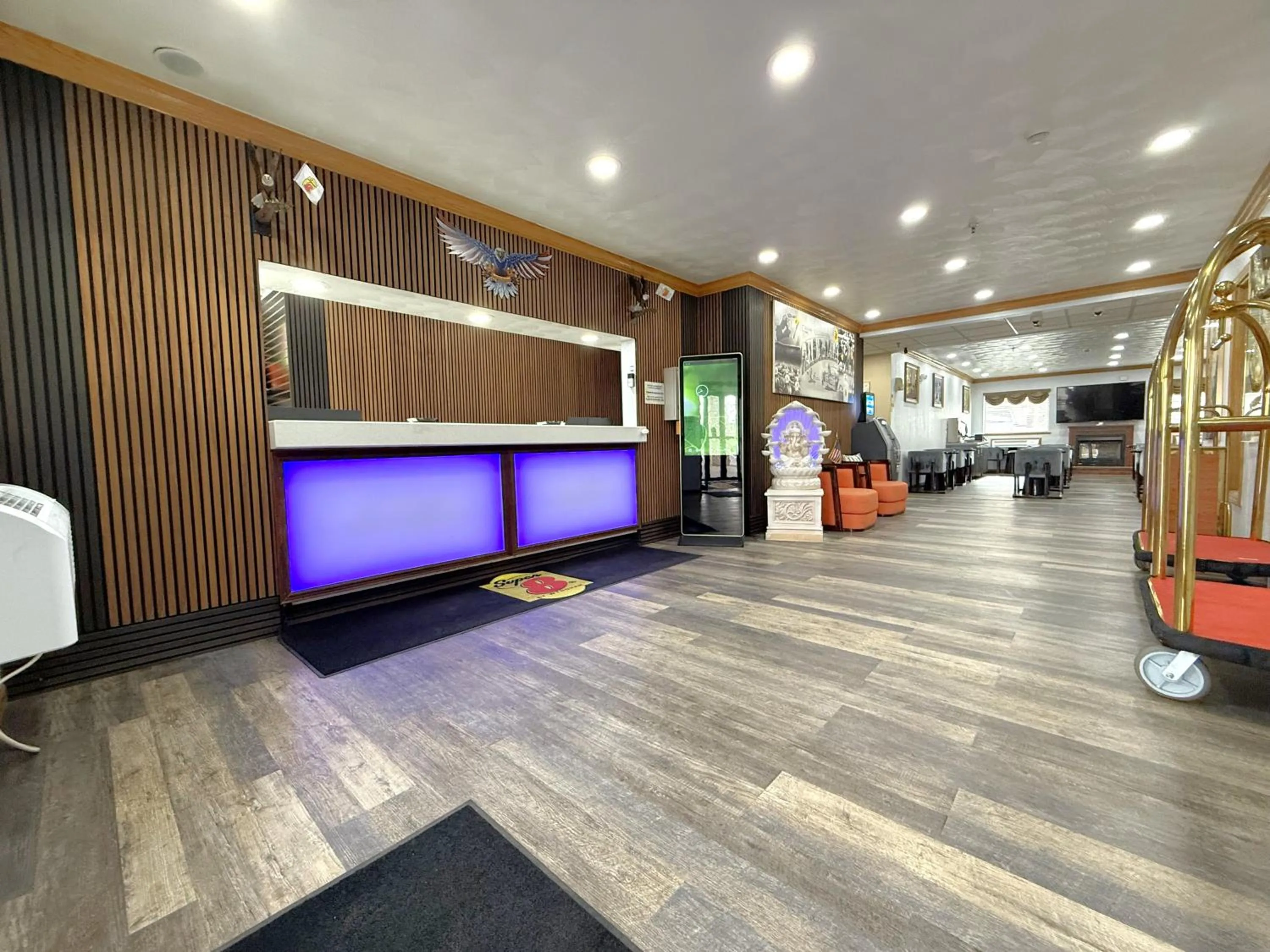 Lobby or reception in Super 8 by Wyndham Uniontown PA