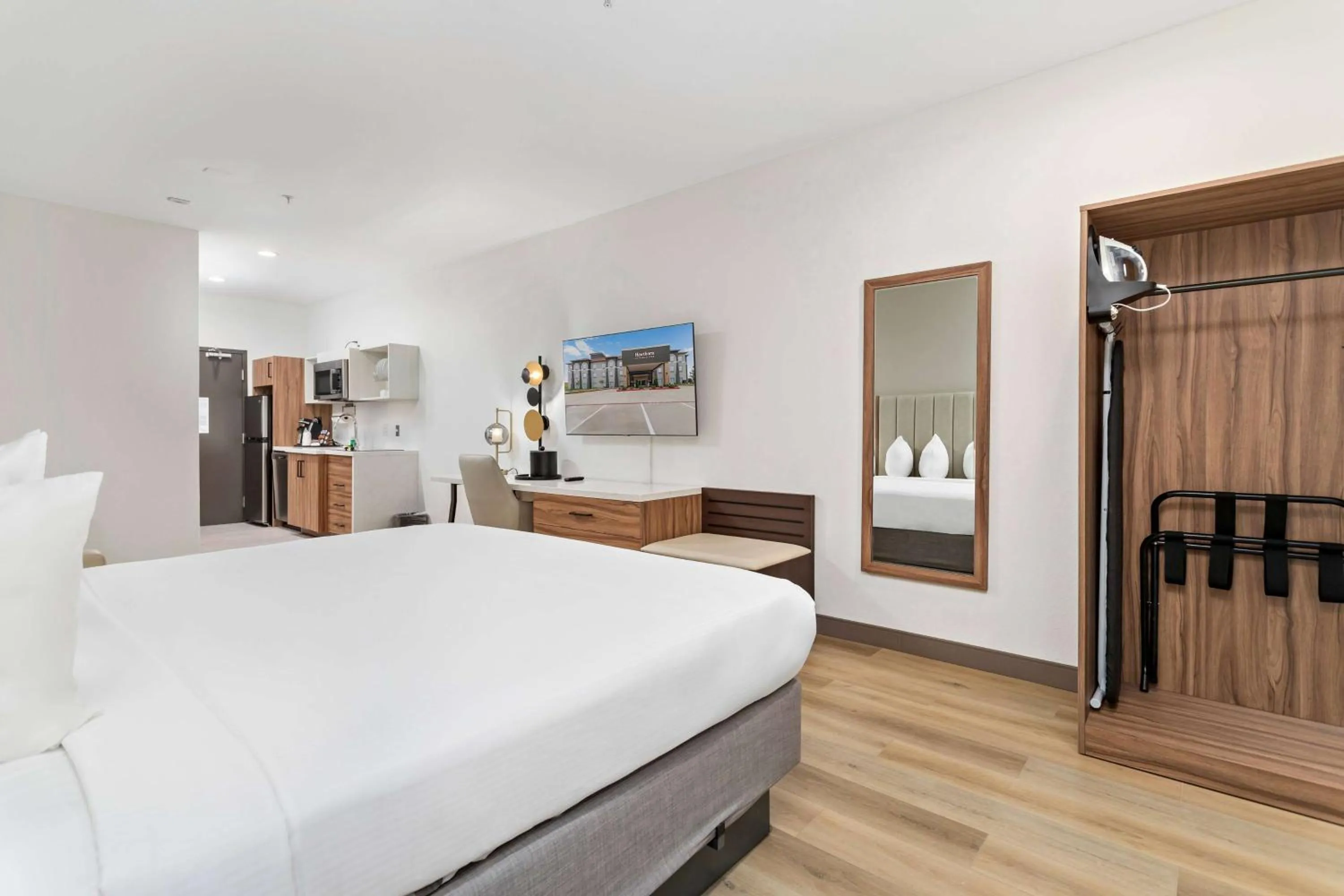 Photo of the whole room, Bed in Hawthorn Extended Stay by Wyndham Port Arthur