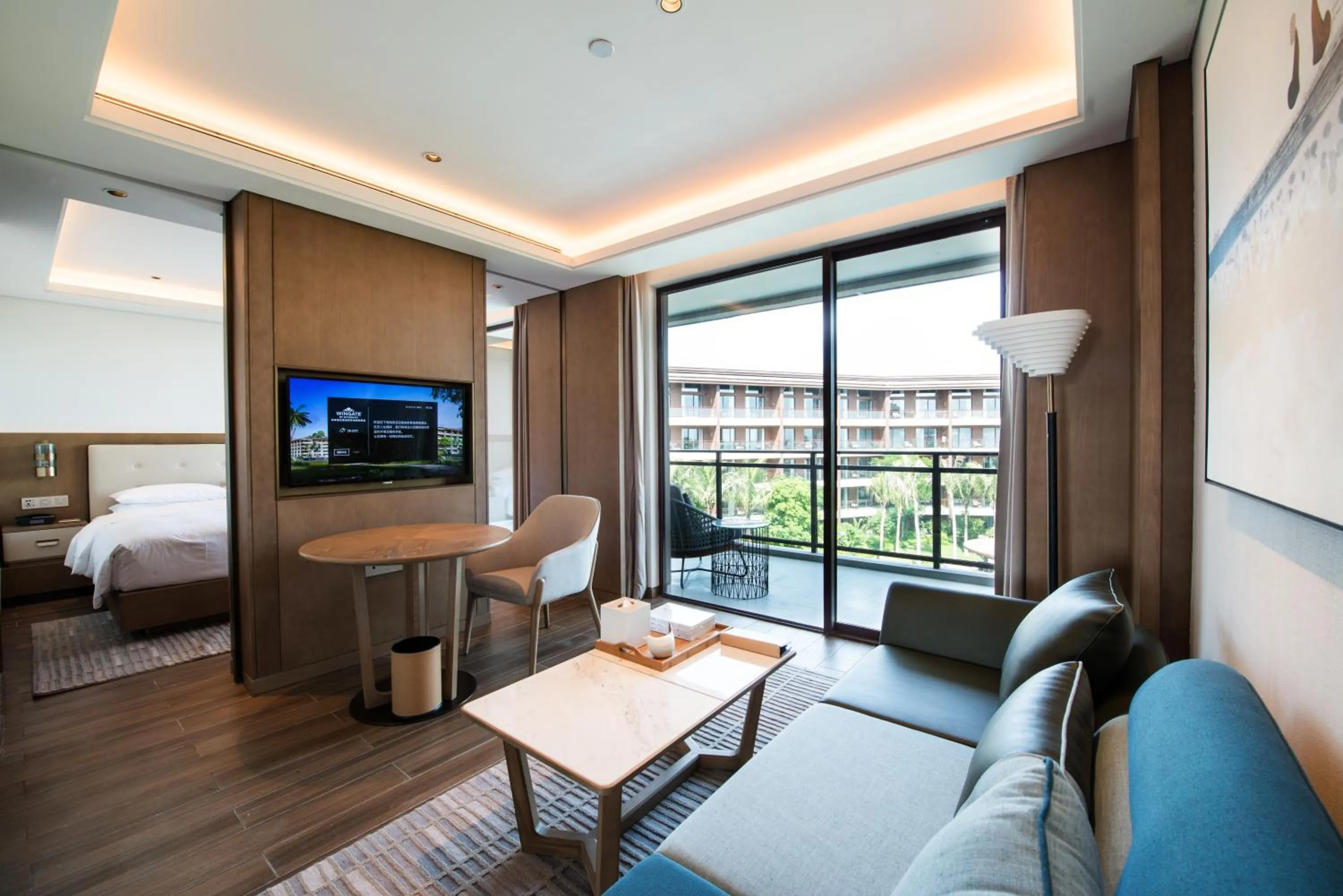 Balcony/Terrace, Bed in Wingate by Wyndham Hainan Chengmai