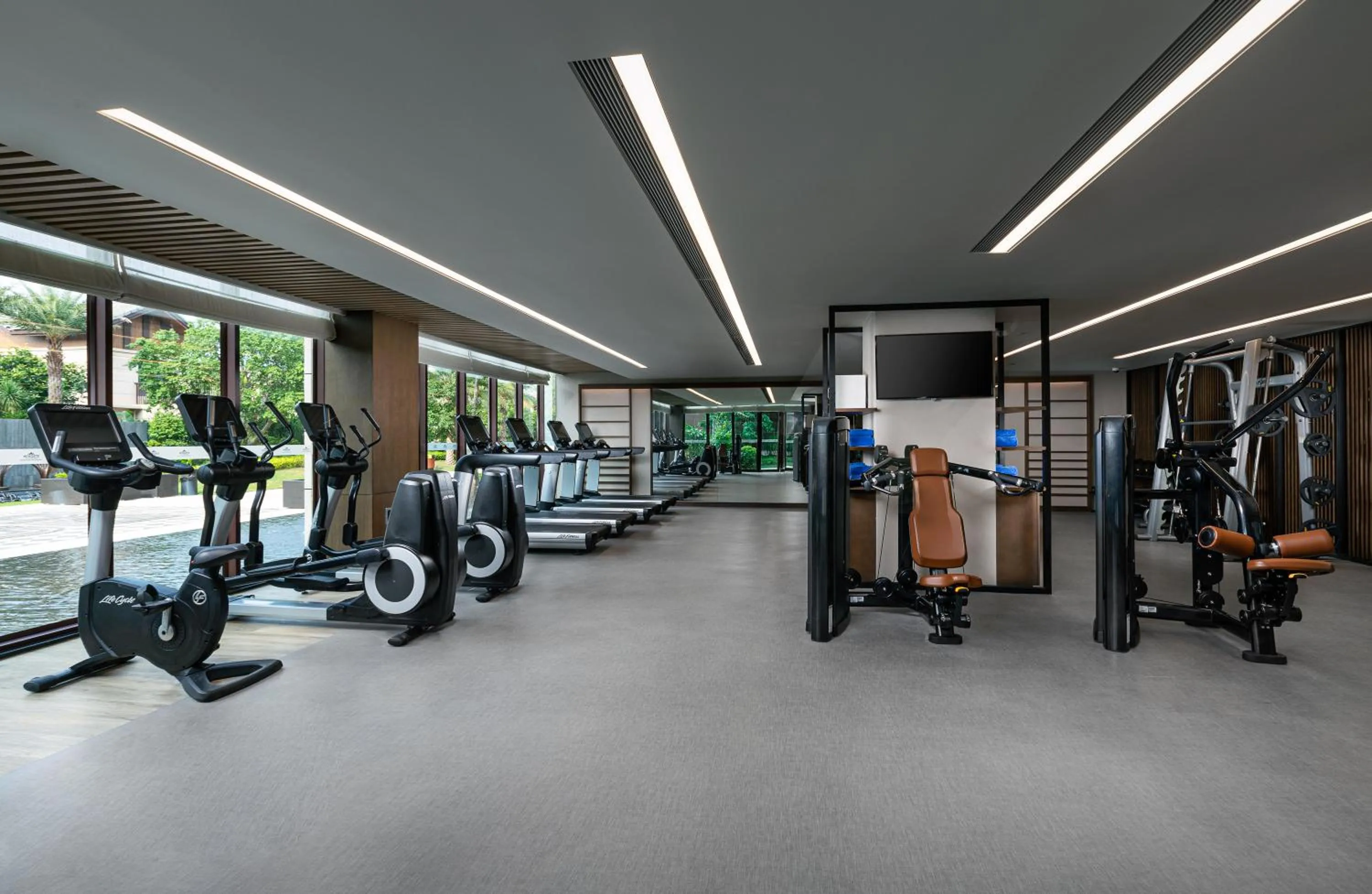 Fitness centre/facilities in Wingate by Wyndham Hainan Chengmai
