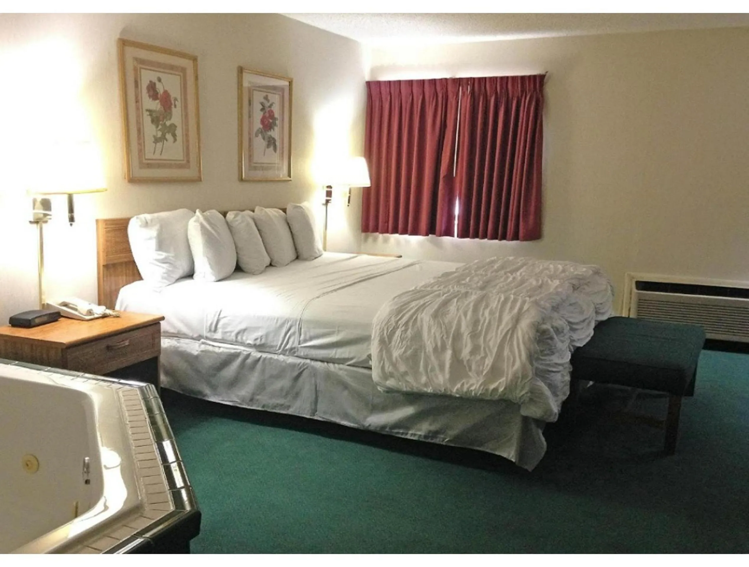 Bedroom, Bed in Capital O Amerihost Inn and Suites Mexico Hwy 54 MO