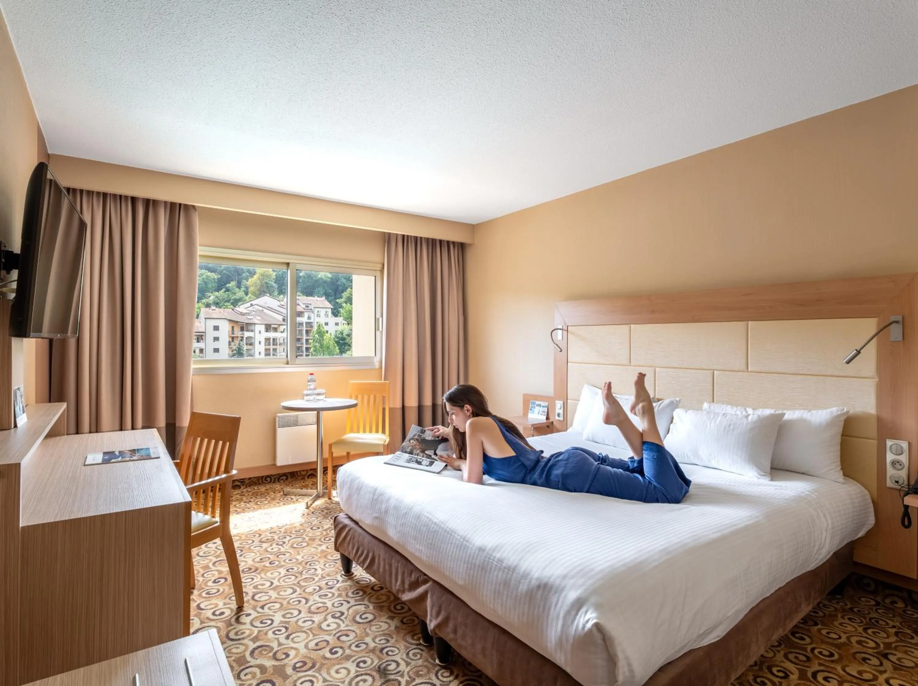 Bedroom, Bed in Hôtel Lyon Métropole & Spa