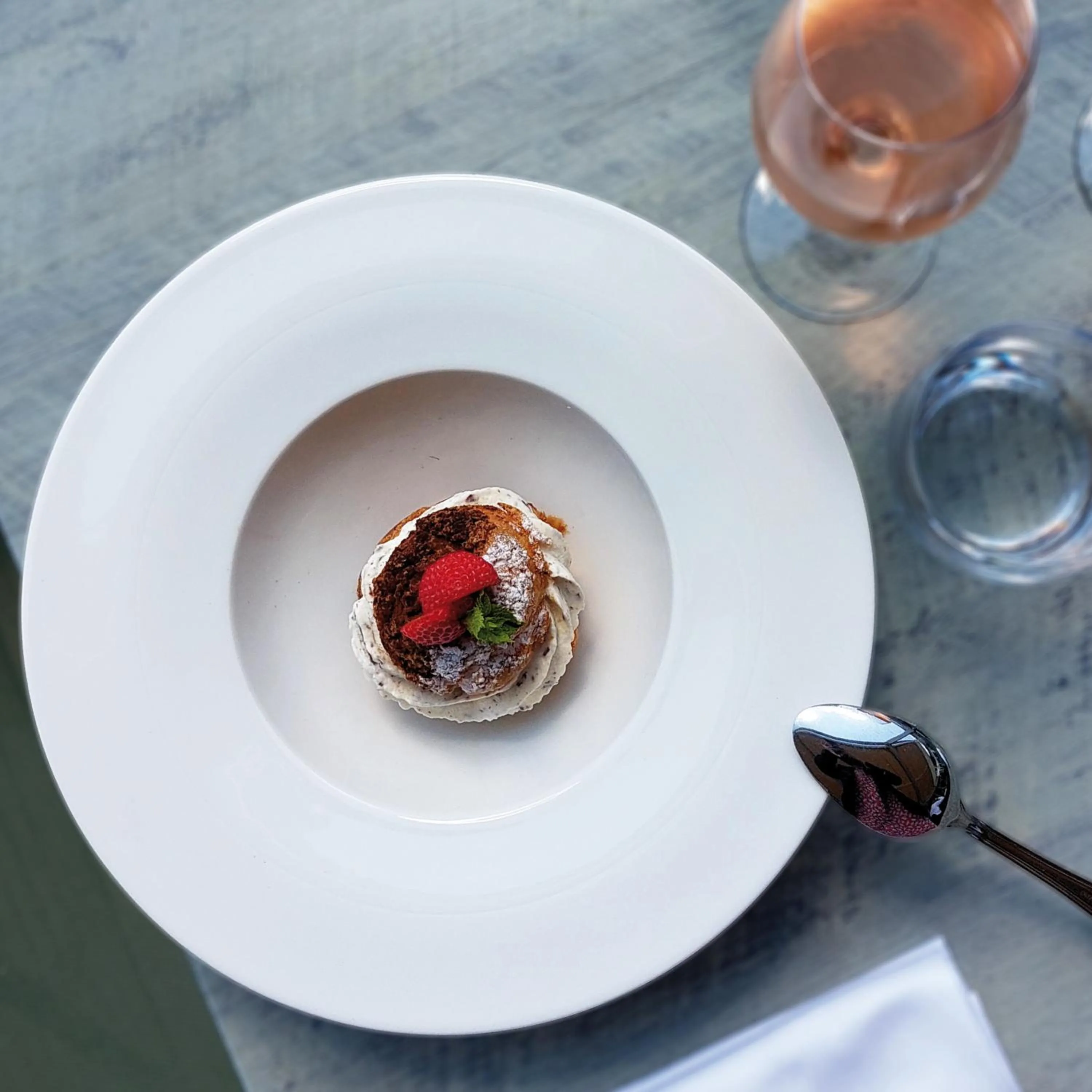 Restaurant/places to eat in Hôtel Lyon Métropole & Spa