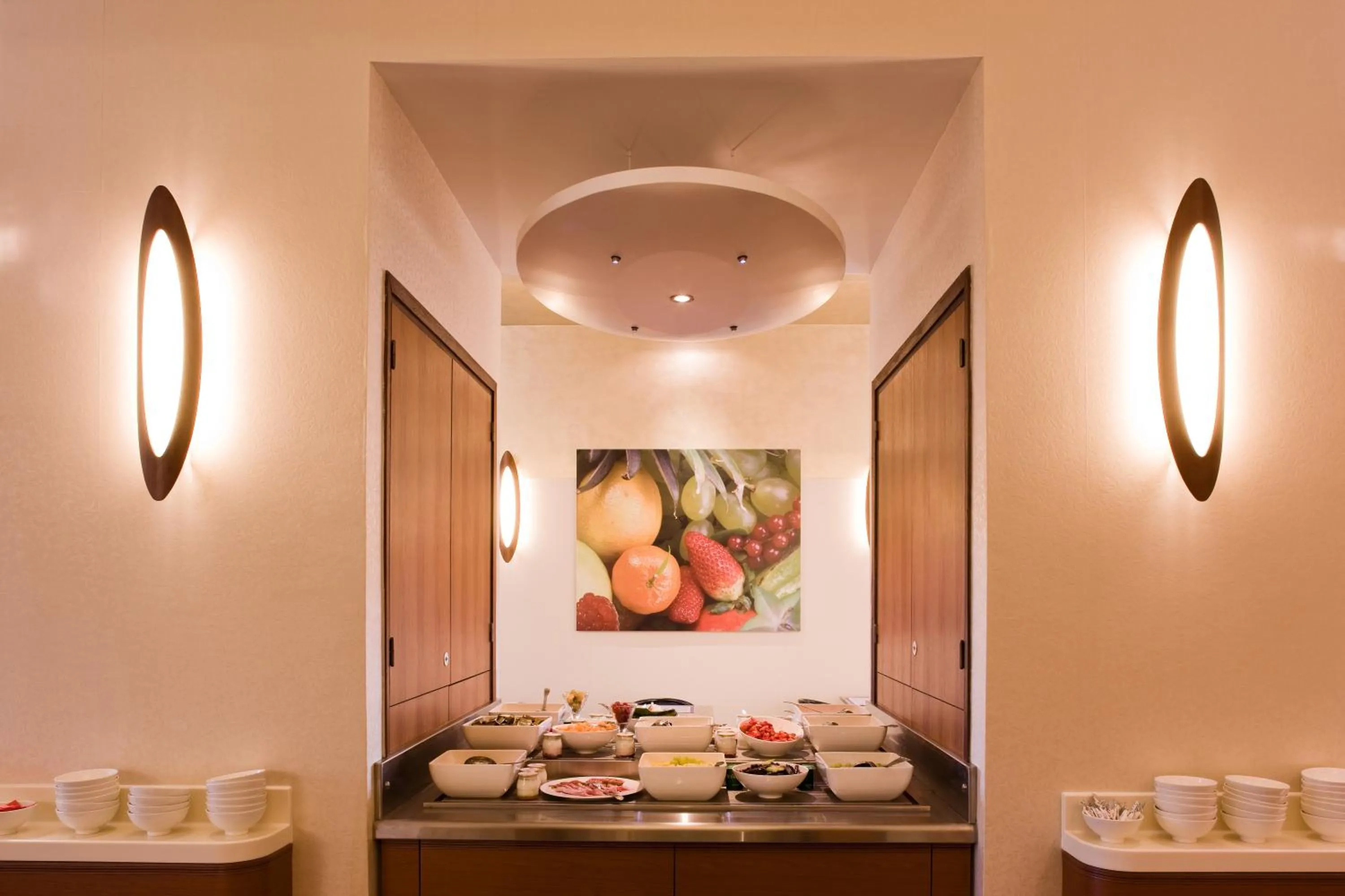 Restaurant/places to eat in Hôtel Lyon Métropole & Spa