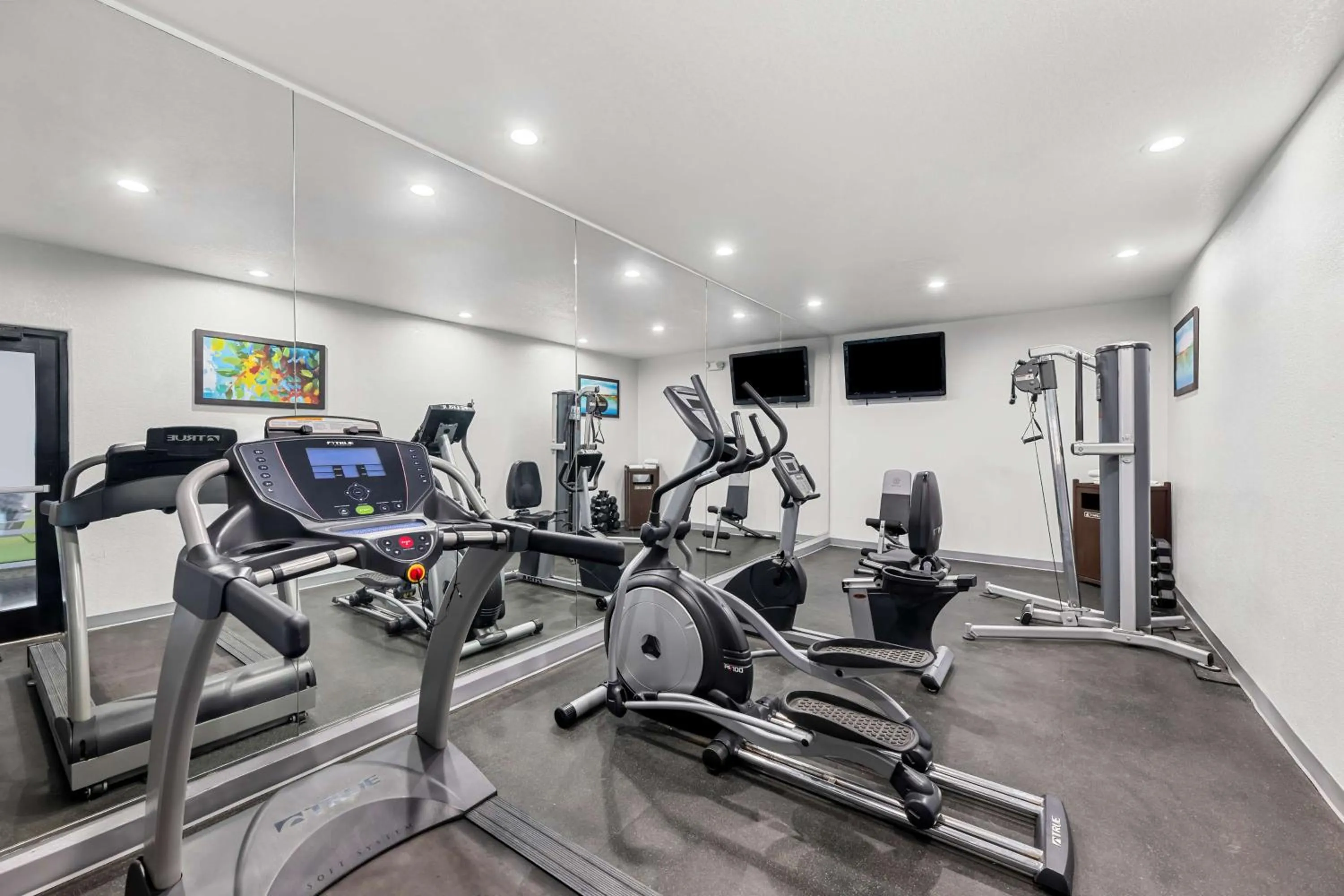 Fitness centre/facilities in Best Western Palace Inn & Suites
