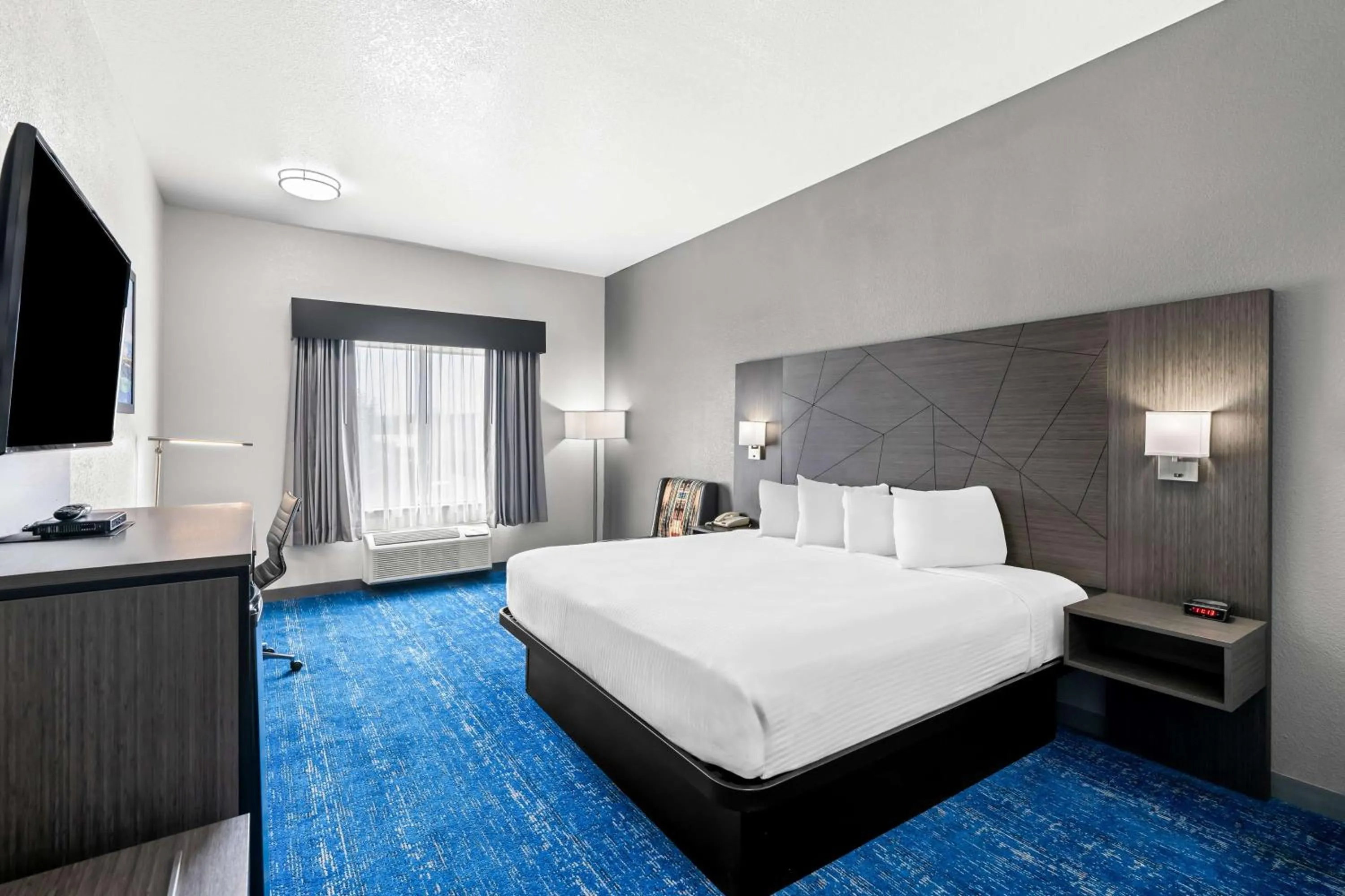 Bedroom, Bed in Best Western Palace Inn & Suites