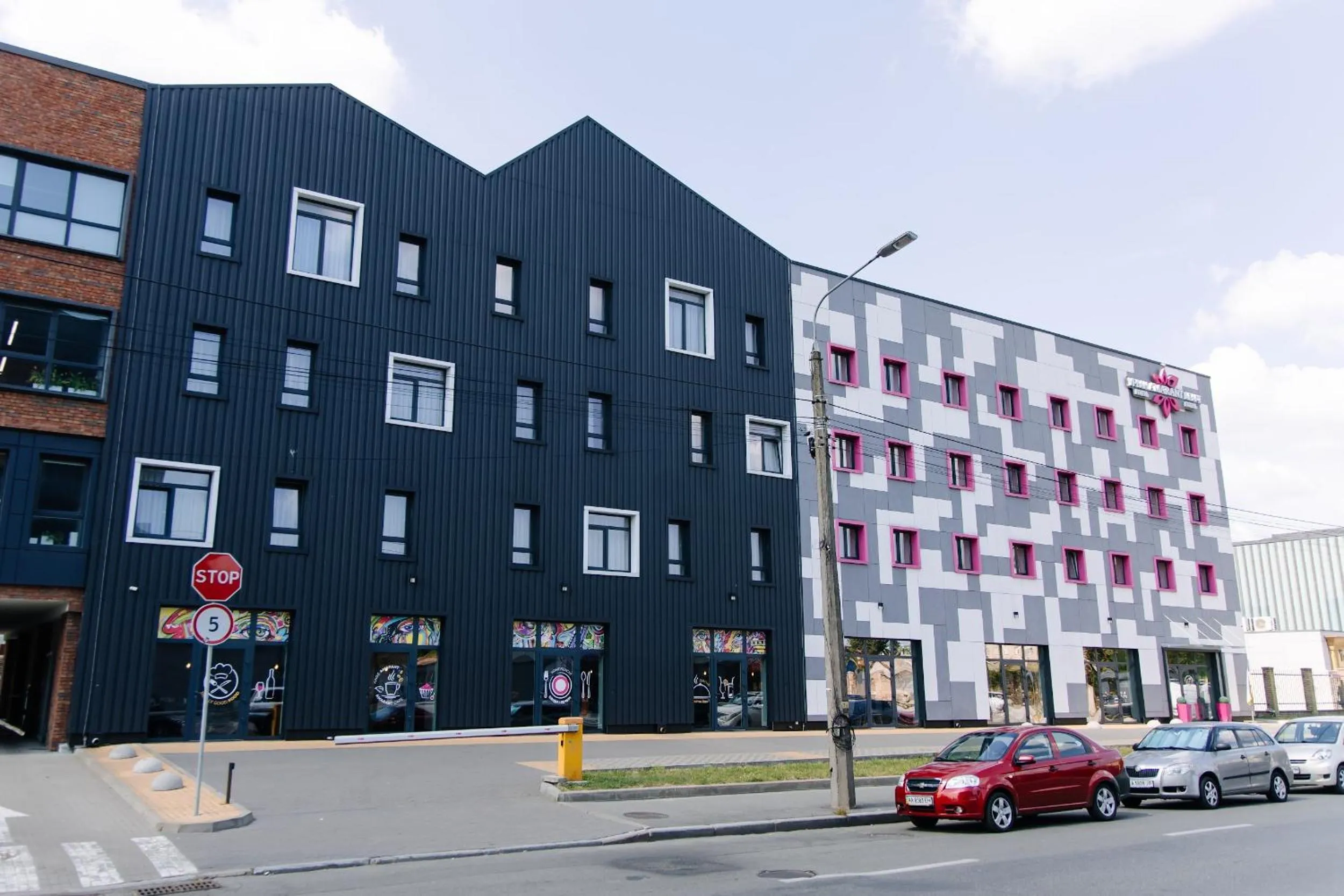 Property building in Amarant Urban Hotel by CHM