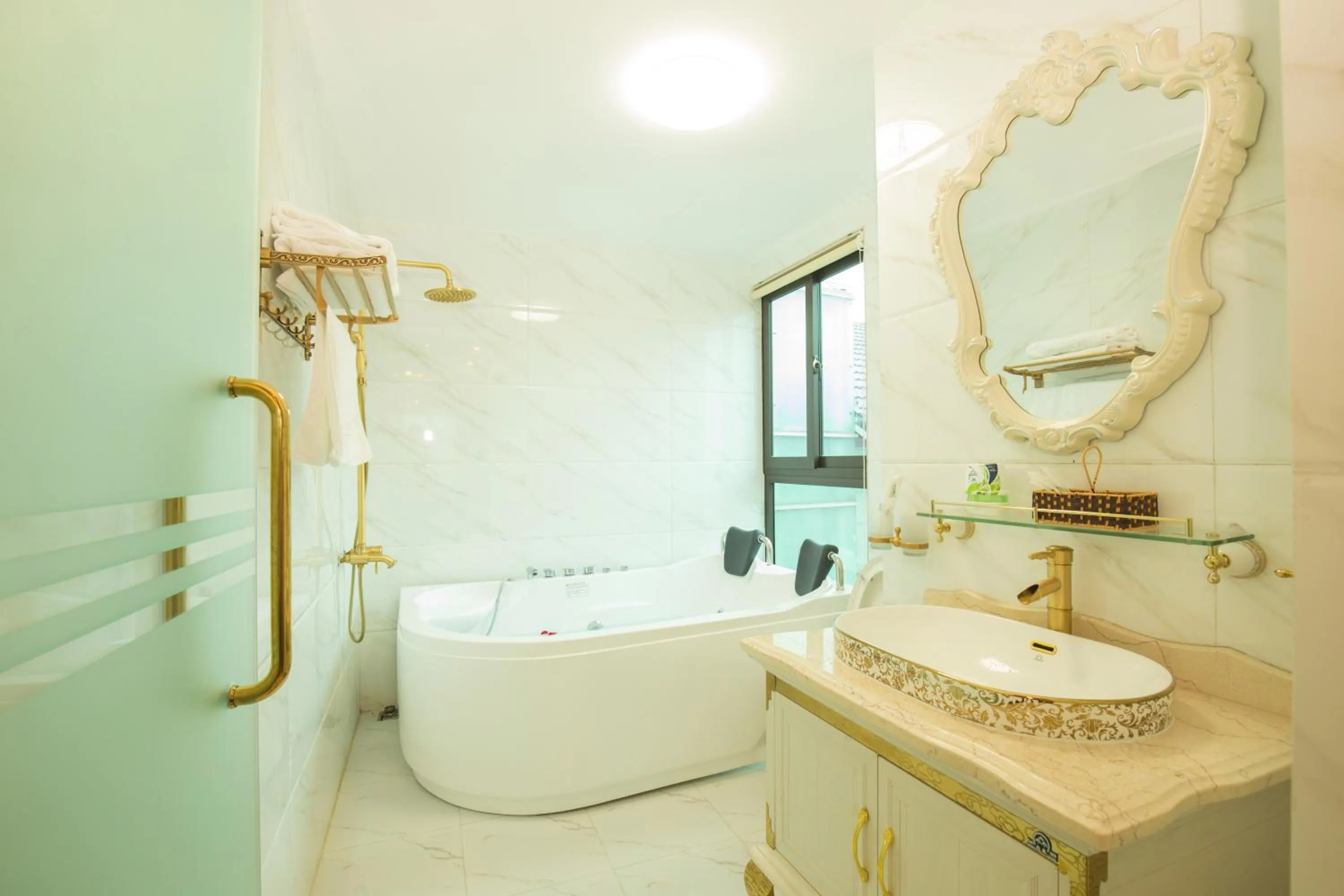 King's Hotel Yên Hòa