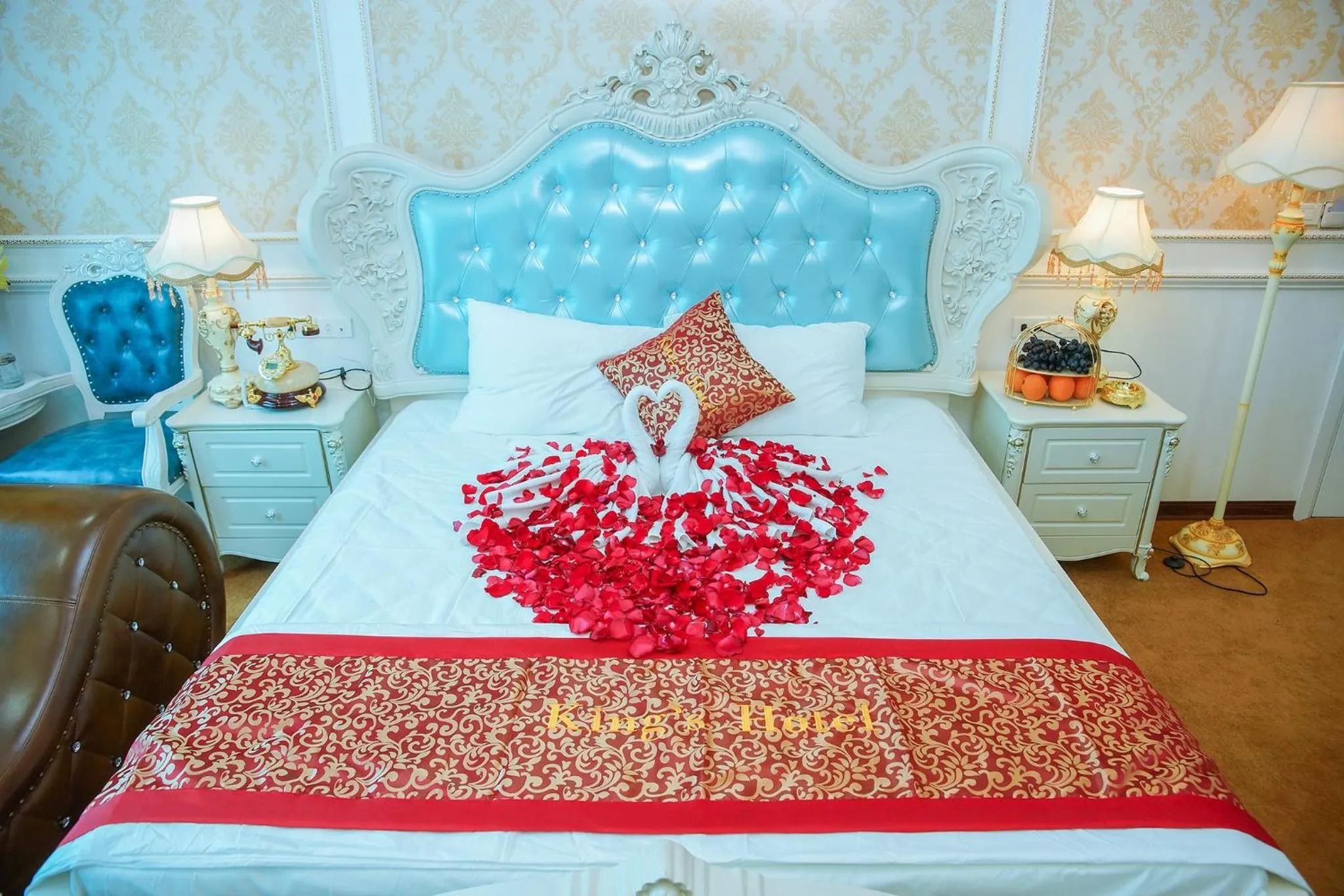 Bed in King's Hotel Yên Hòa