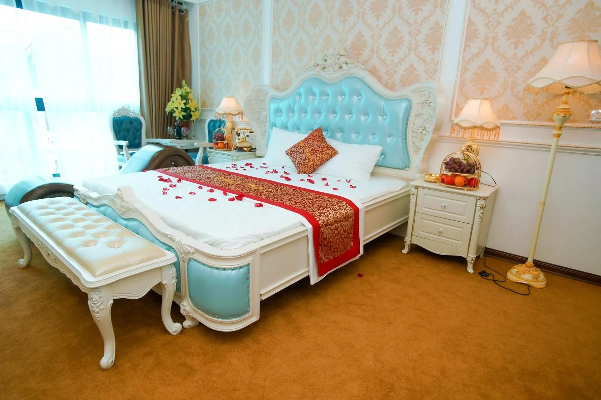 Bed in King's Hotel Yên Hòa