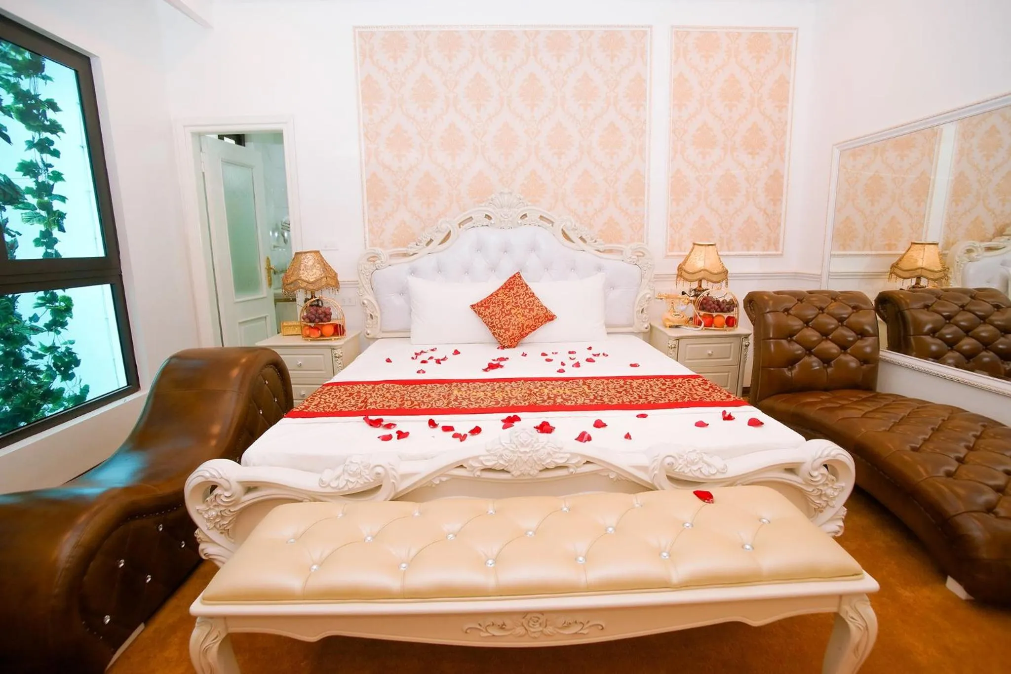 Bed in King's Hotel Yên Hòa