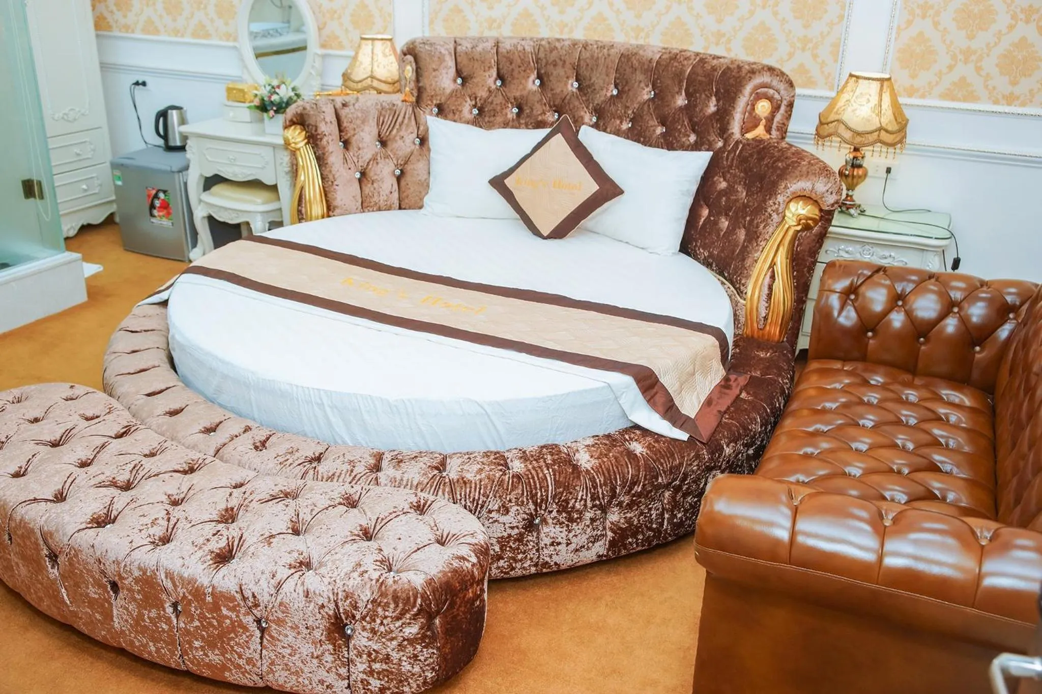 Bed in King's Hotel Yên Hòa