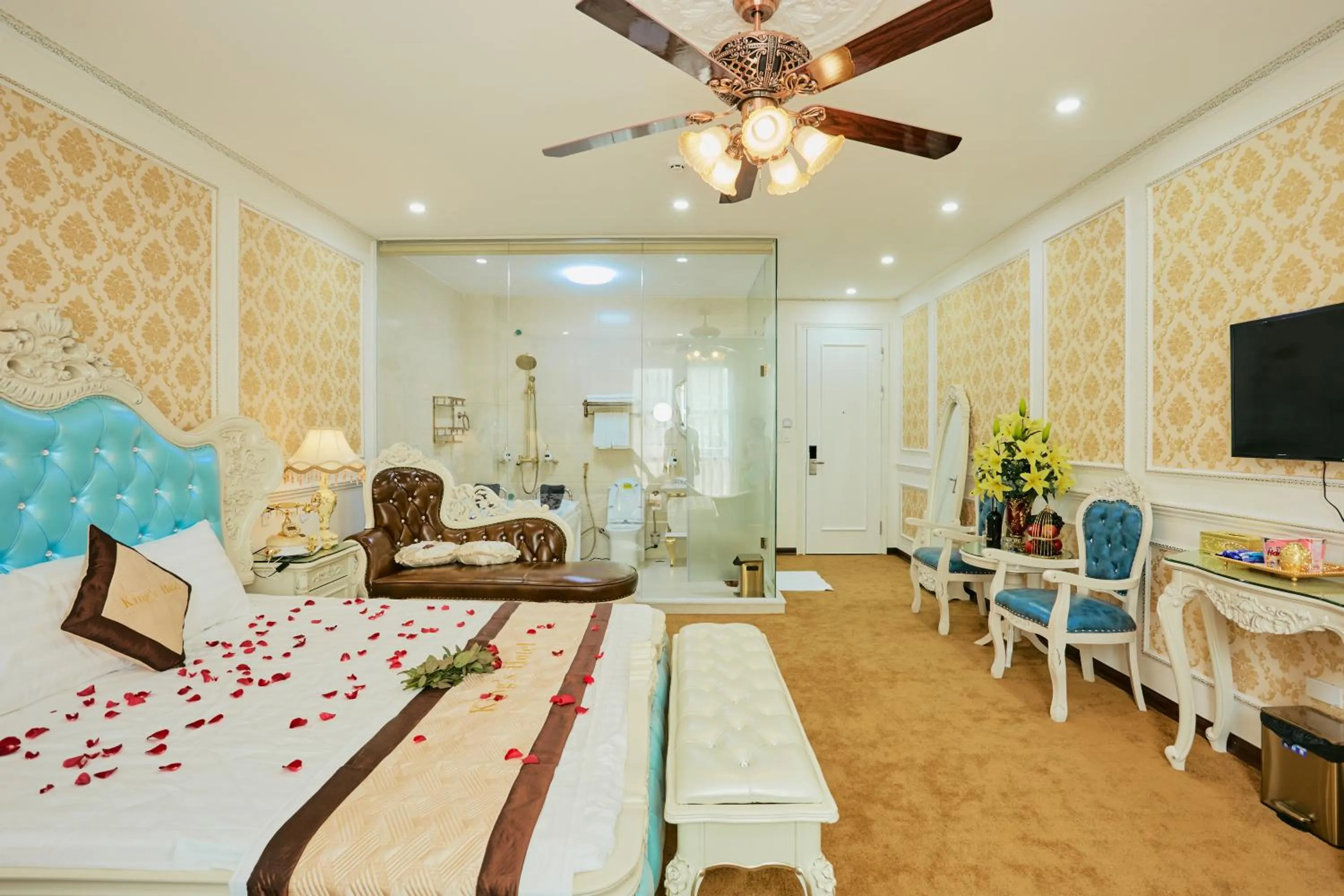 Bed in King's Hotel Yên Hòa